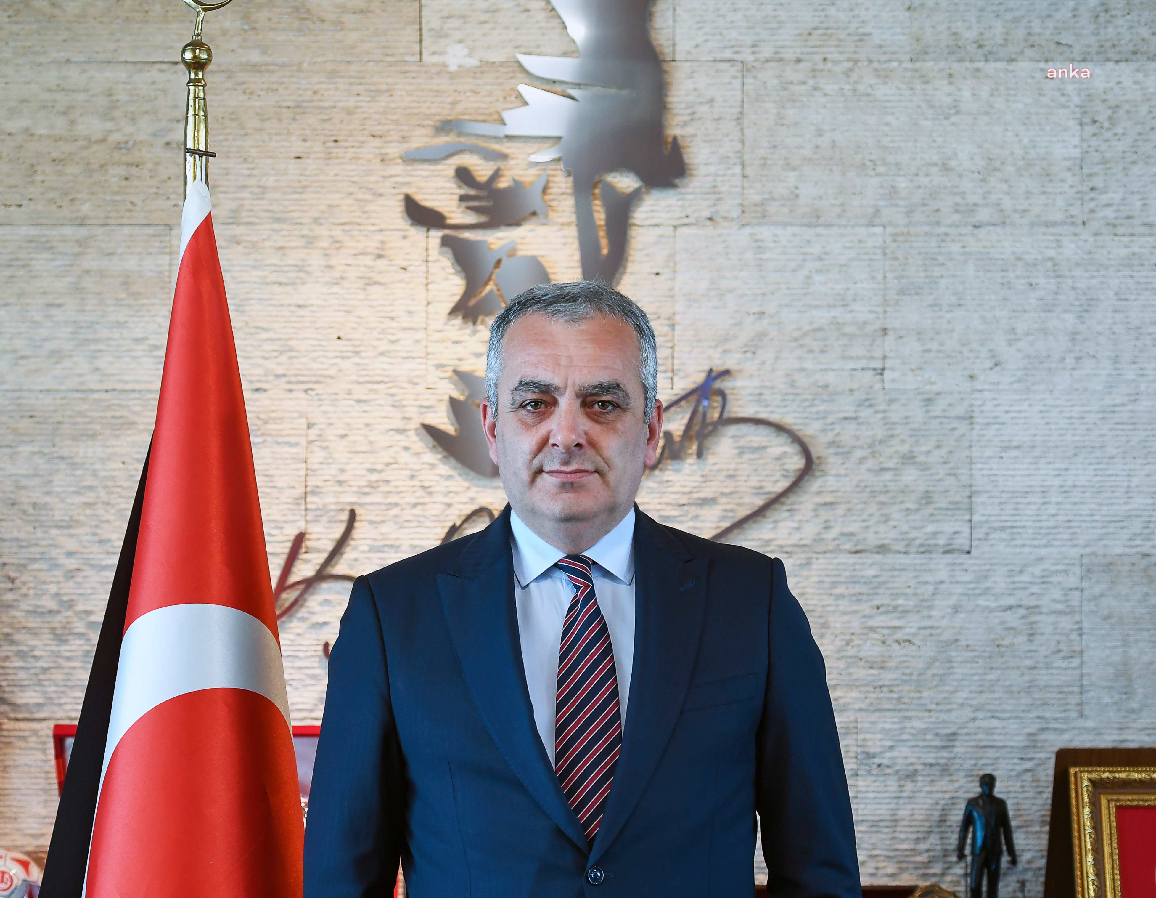 KONYAALTI BELEDİYE BAŞKANI SEMİH ESEN: "SONSUZA DEK CUMHURİYET"
