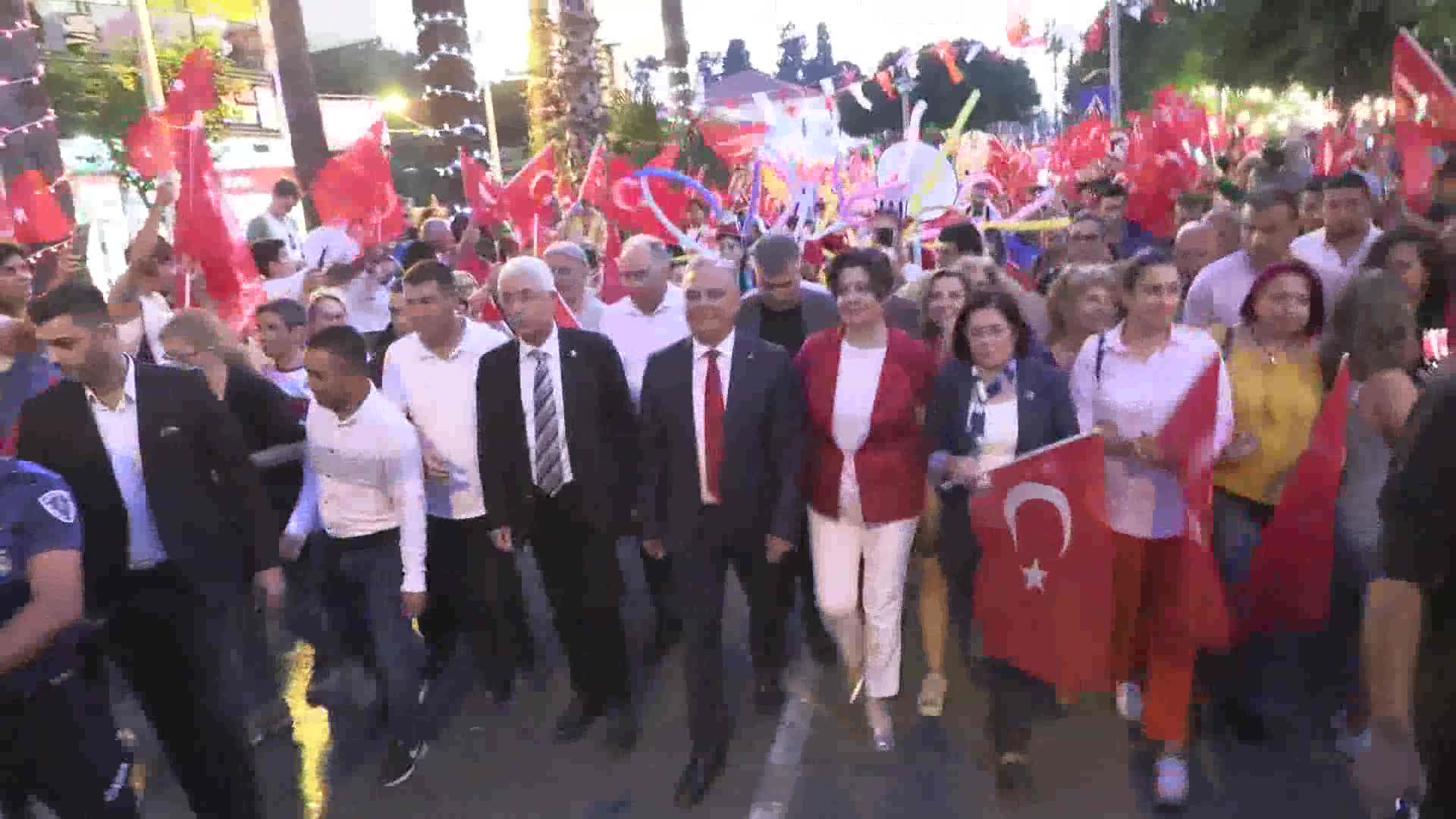 MURATPAŞA'DA KALEİÇİ FESTİVALLE RENKLENDİ