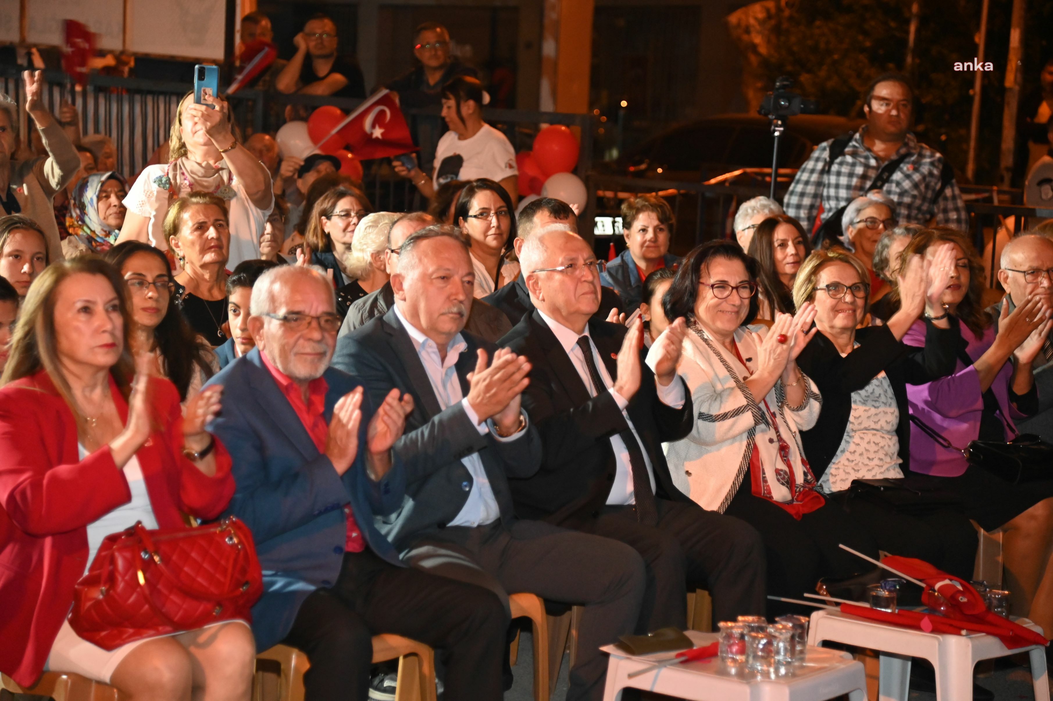 KARABAĞLAR'DA CUMHURİYET ŞÖLENİ
