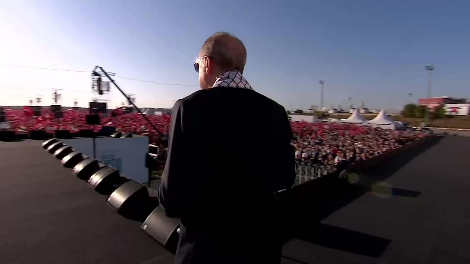 ERDOĞAN, BÜYÜK FİLİSTİN MİTİNGİNDE: “İSRAİL, TAM 22 GÜNDÜR AÇIKÇA SAVAŞ SUÇU İŞLİYOR. BİZ DE SENİ SAVAŞ SUÇLUSU OLARAK DÜNYAYA İLAN EDECEĞİZ. BUNUN HAZIRLIĞI İÇİNDEYİZ. BUNUN ÇALIŞMASINI YAPIYORUZ VE SAVAŞ SUÇLUSU OLARAK İSRAİL’İ DÜNYAYA TANITACAĞIZ”