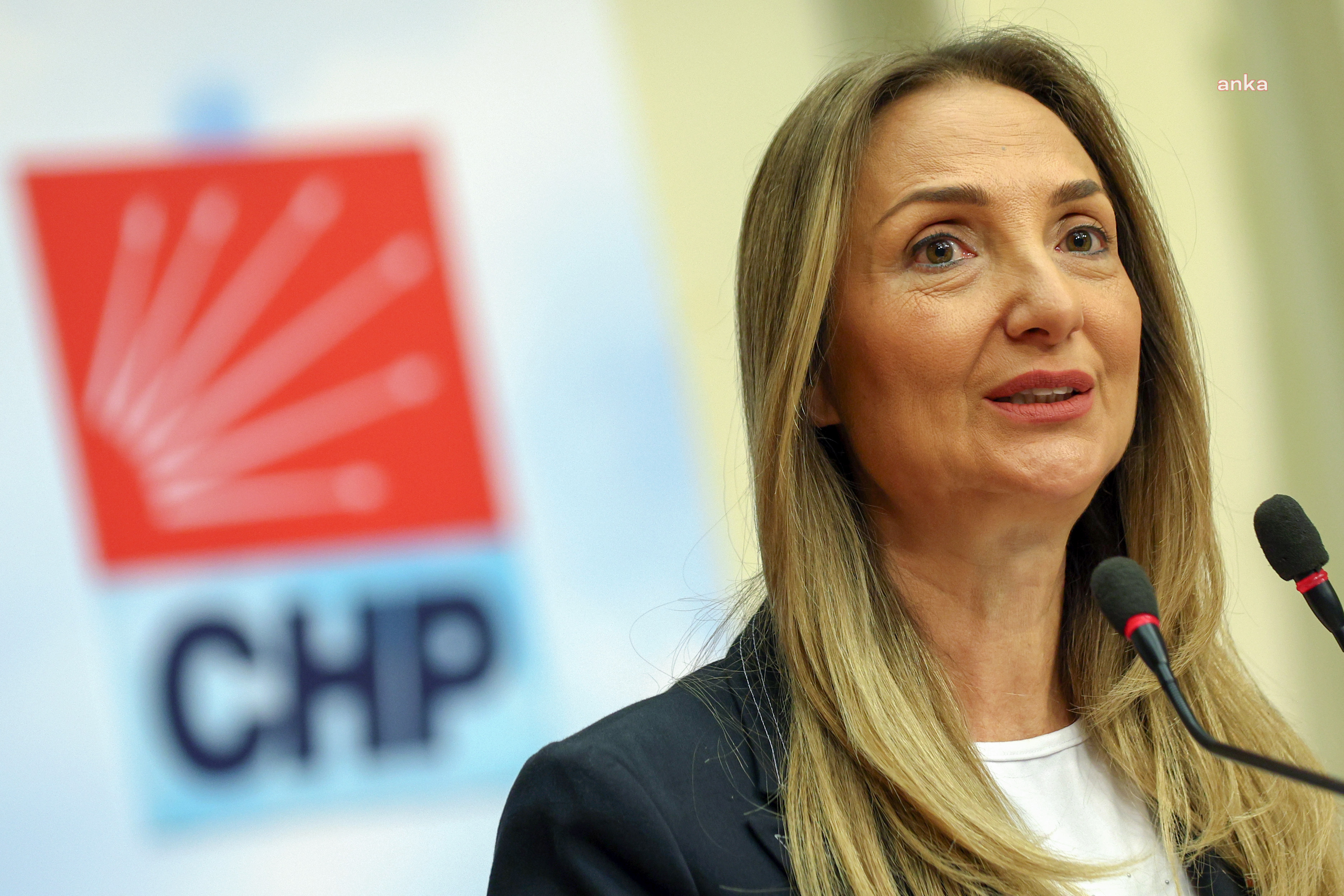 AYLİN NAZLIAKA: “İLELEBET PAYİDAR KALACAK OLAN CUMHURİYETİMİZİN 100. YAŞI KUTLU OLSUN”