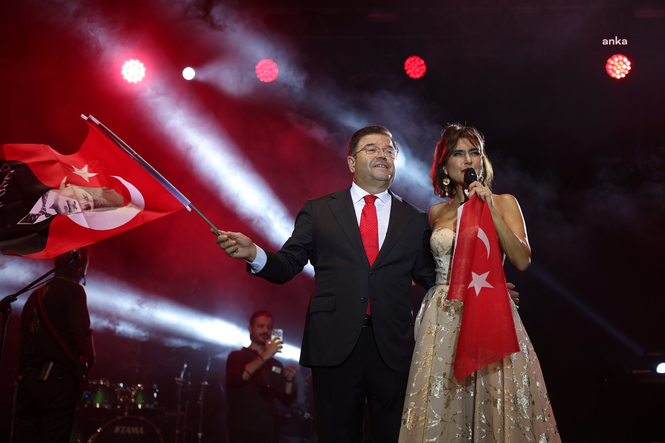 MALTEPE CUMHURİYET'İN 100. YILINI COŞKUYLA KUTLADI