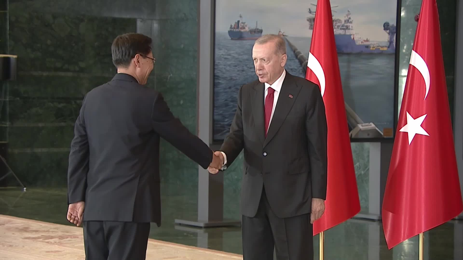 CUMHURBAŞKANI RECEP TAYYİP ERDOĞAN, 29 EKİM CUMHURİYET BAYRAMI NEDENİYLE CUMHURBAŞKANLIĞI'NDA TEBRİKLERİ KABUL ETTİ