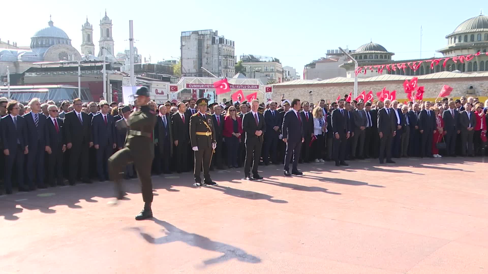 VATANDAŞ, “ENGELLİ ÇOCUĞUMU SADECE YUVAMIZ İSTANBUL KREŞİ KABUL ETTİ, ŞİMDİ KONUŞUYOR” SÖZLERİYLE TEŞEKKÜR ETTİ. İMAMOĞLU: “BANA BU YETER”