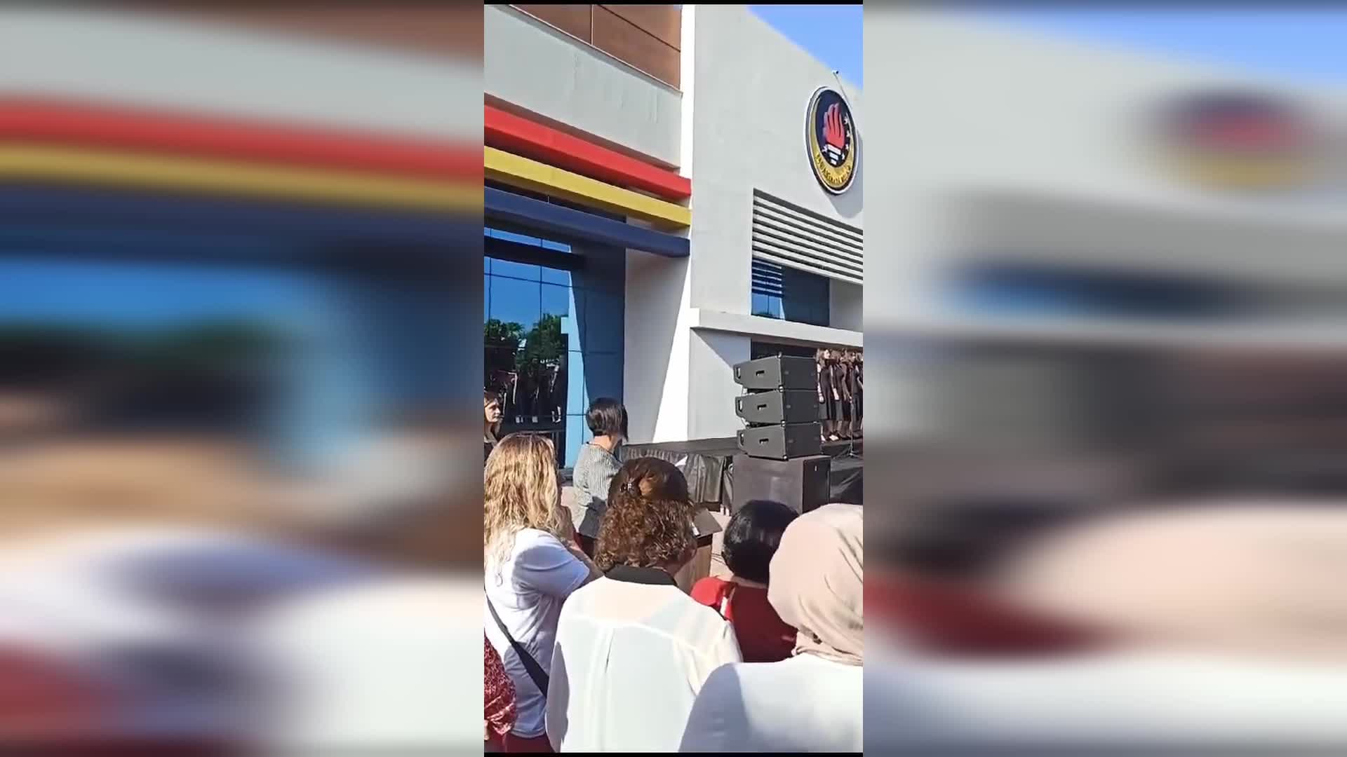 ANTALYA'DA BİR ÖĞRETMEN, CUMHURİYET’İN 100. YILI KUTLAMALARINDAKİ KONUŞMASI GEREKÇE GÖSTERİLEREK GÖZALTINA ALINDI… İL EMNİYET MÜDÜRLÜĞÜ: “SOSYAL MEDYA HESAPLARINDA, ‘TÜRKİYE YÜZYILI'NI HEDEF ALDIĞI’ ŞEKİLDE YER ALAN GÖRÜŞLER ÜZERİNE”