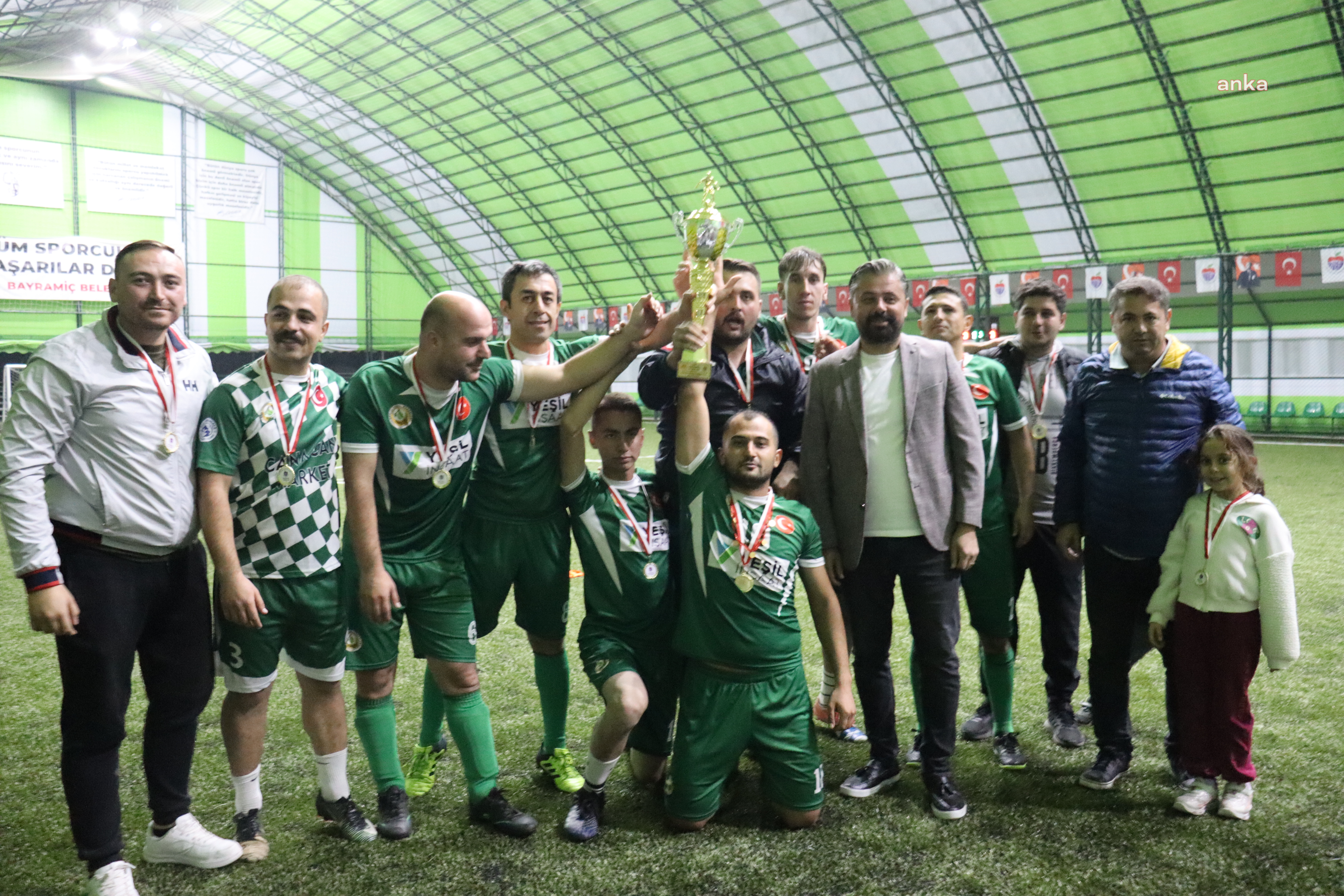 BAYRAMİÇ BELEDİYESİ’NİN ORGANİZE ETTİĞİ CUMHURİYET KUPASI SONA ERDİ