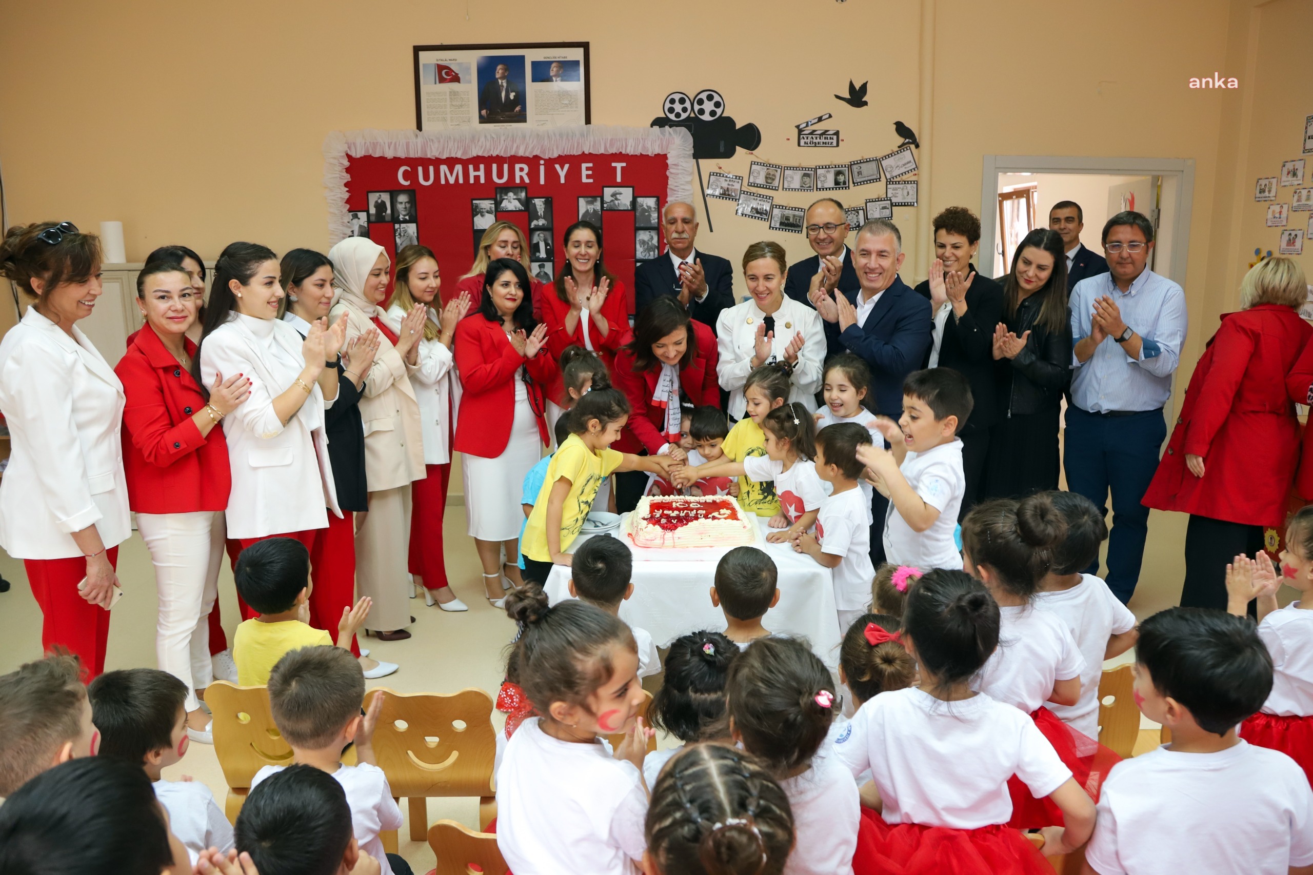 ES ÇOCUK EVİ’NDE 100. YIL COŞKUSU
