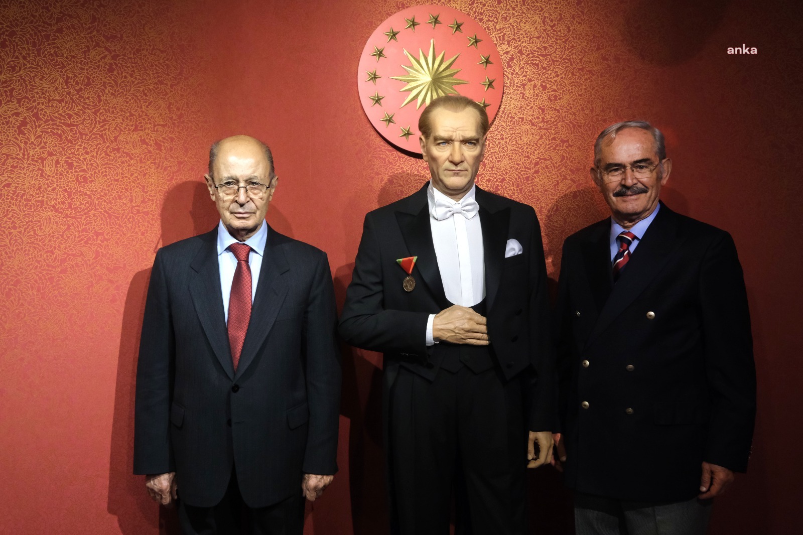 10’UNCU CUMHURBAŞKANI SEZER, BALMUMU HEYKELLER MÜZESİ'NE HAYRAN KALDI