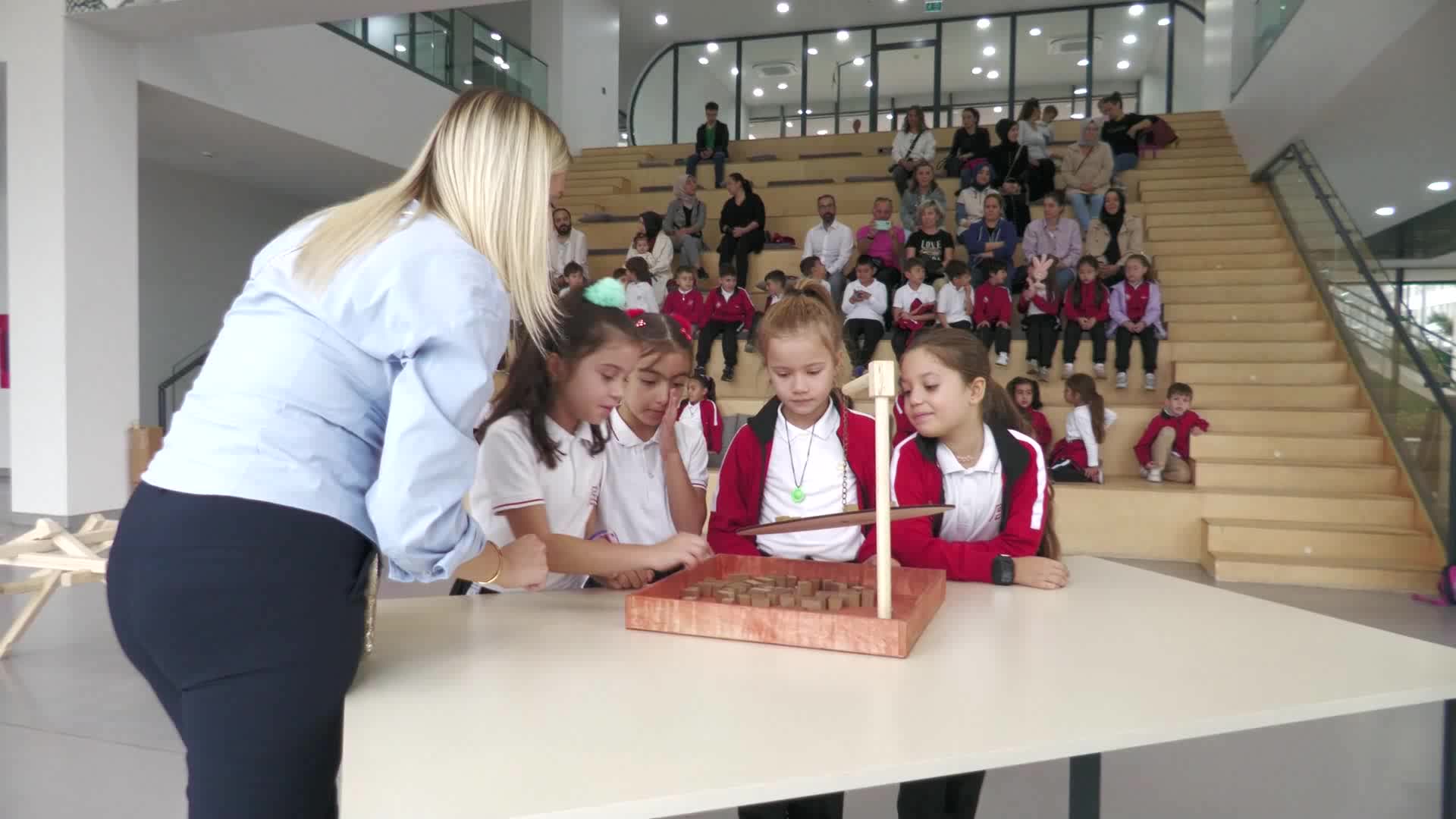 ESENYURTLU ÖĞRENCİLER BİLİM VE SANAT ATÖLYELERİ İLE TANIŞTI