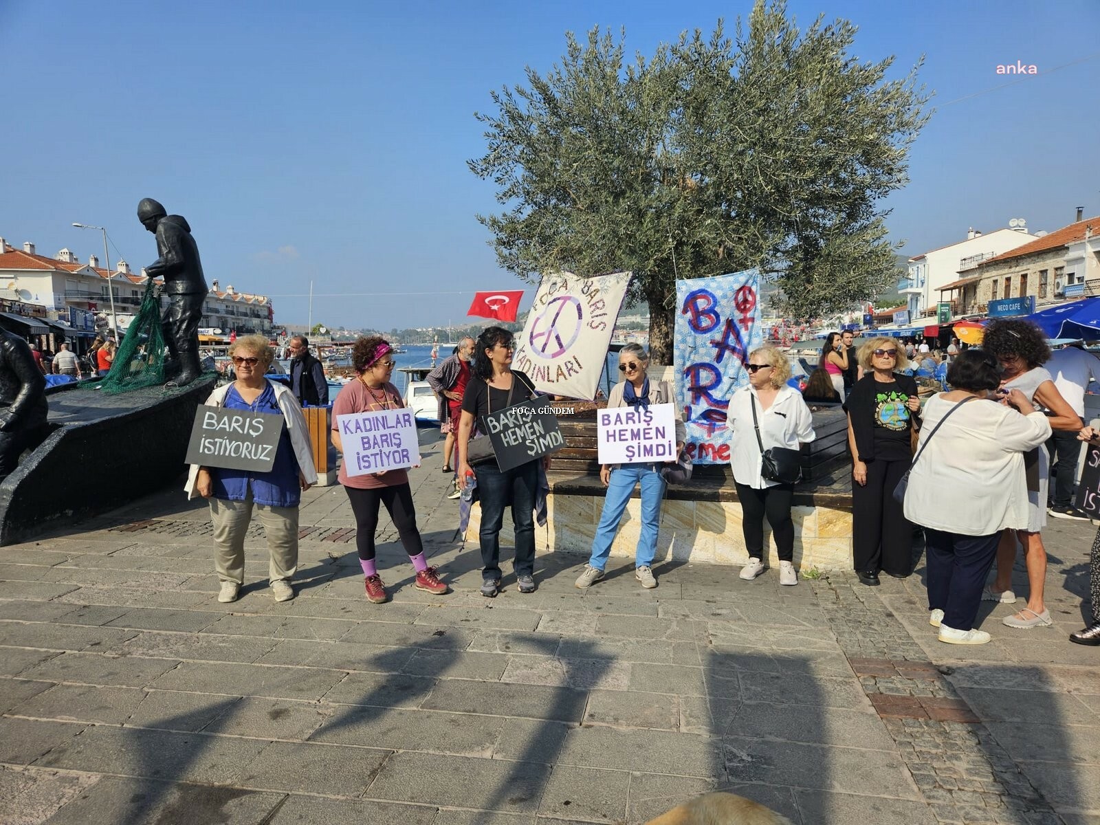 FOÇALI KADINLARDAN İSRAİL'E PROTESTO: "ULUSLARARASI BİR KOMİSYON ARACILIĞIYLA BU ZULME SON VERİLSİN"