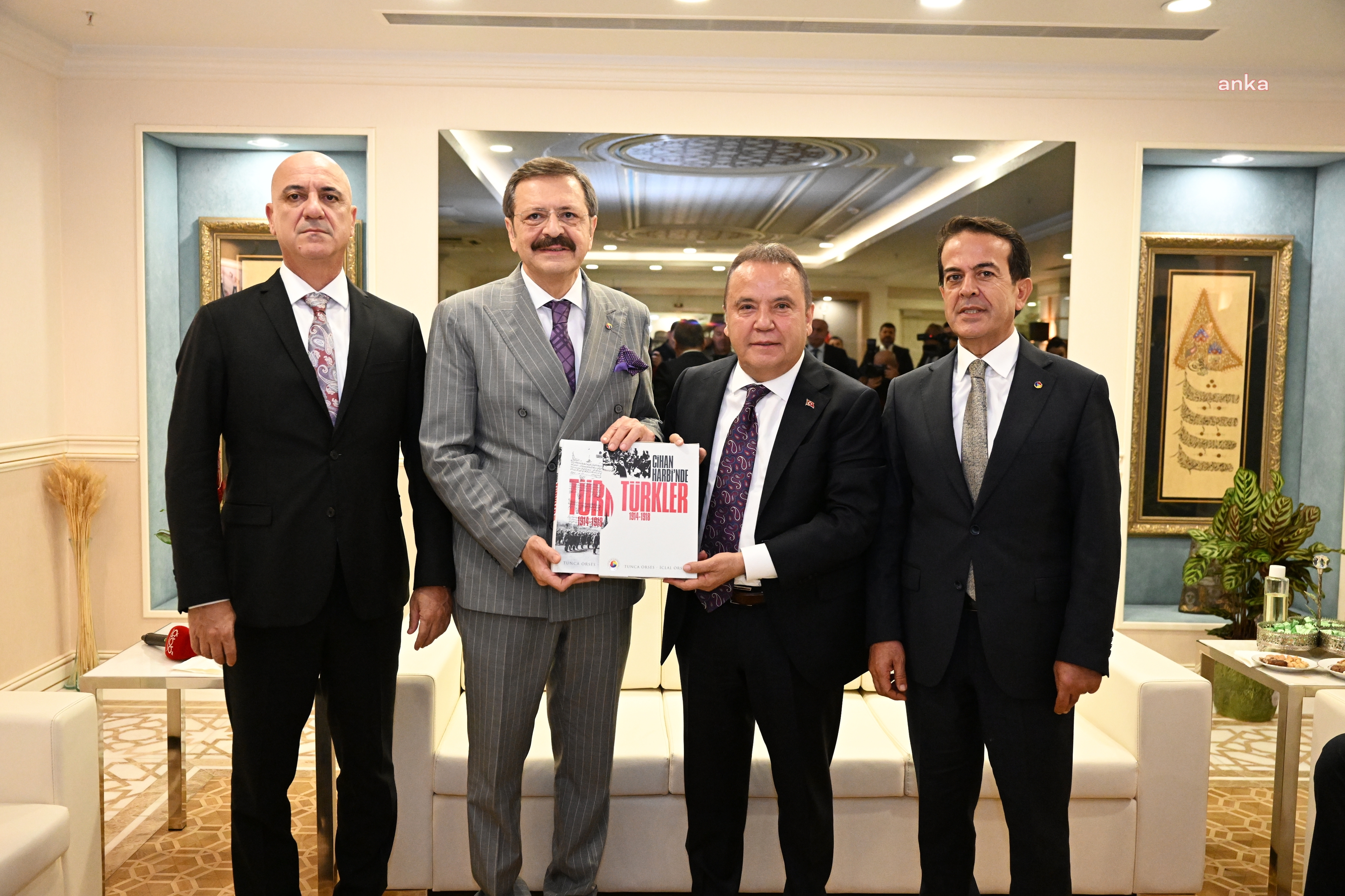 TOBB BAŞKANI HİSARCIKLIOĞLU’DAN ANTALYA BÜYÜKŞEHİR BELEDİYE BAŞKANI BÖCEK’E ZİYARET