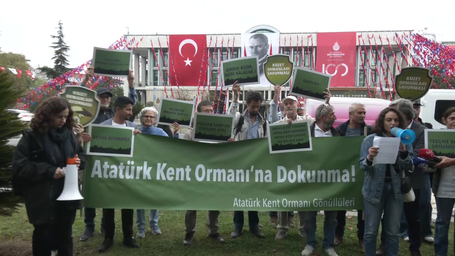 ATATÜRK KENT ORMANI GÖNÜLLÜLERİ, 9 DÖNÜMLÜK ALANIN İHALEYE AÇILMASINI PROTESTO ETTİ