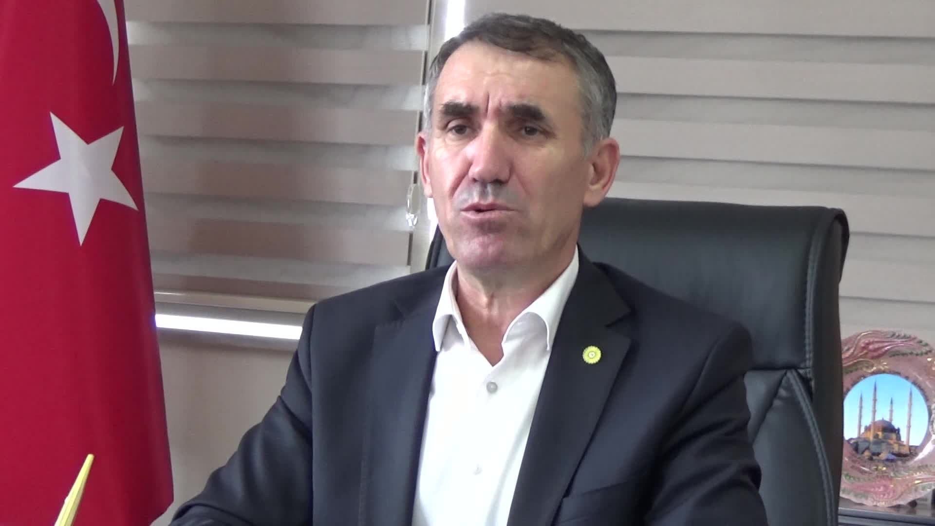 TRAKYA BİRLİK YÖNETİM KURULU BAŞKANI KIRBİÇ: "AYÇİÇEKTE KURAKLIĞA BAĞLI VERİM DÜŞÜŞÜ VAR, BU DURUM SIVI YAĞ KRİZİNE NEDEN OLMAZ"
