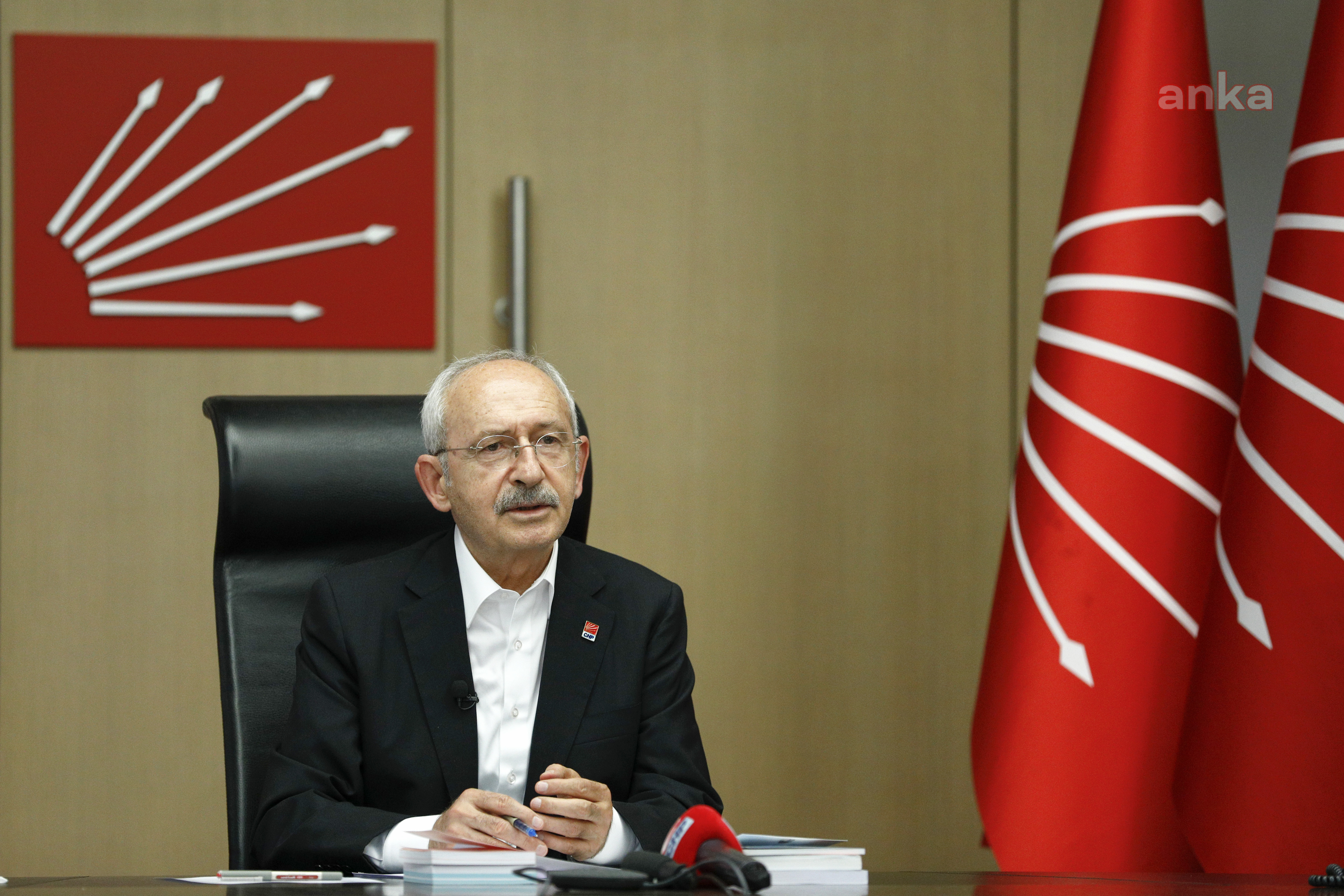 KILIÇDAROĞLU, KISA ÇALIŞMA ÖDENEĞİ ALAN EMEKÇİLERLE GÖRÜŞTÜ