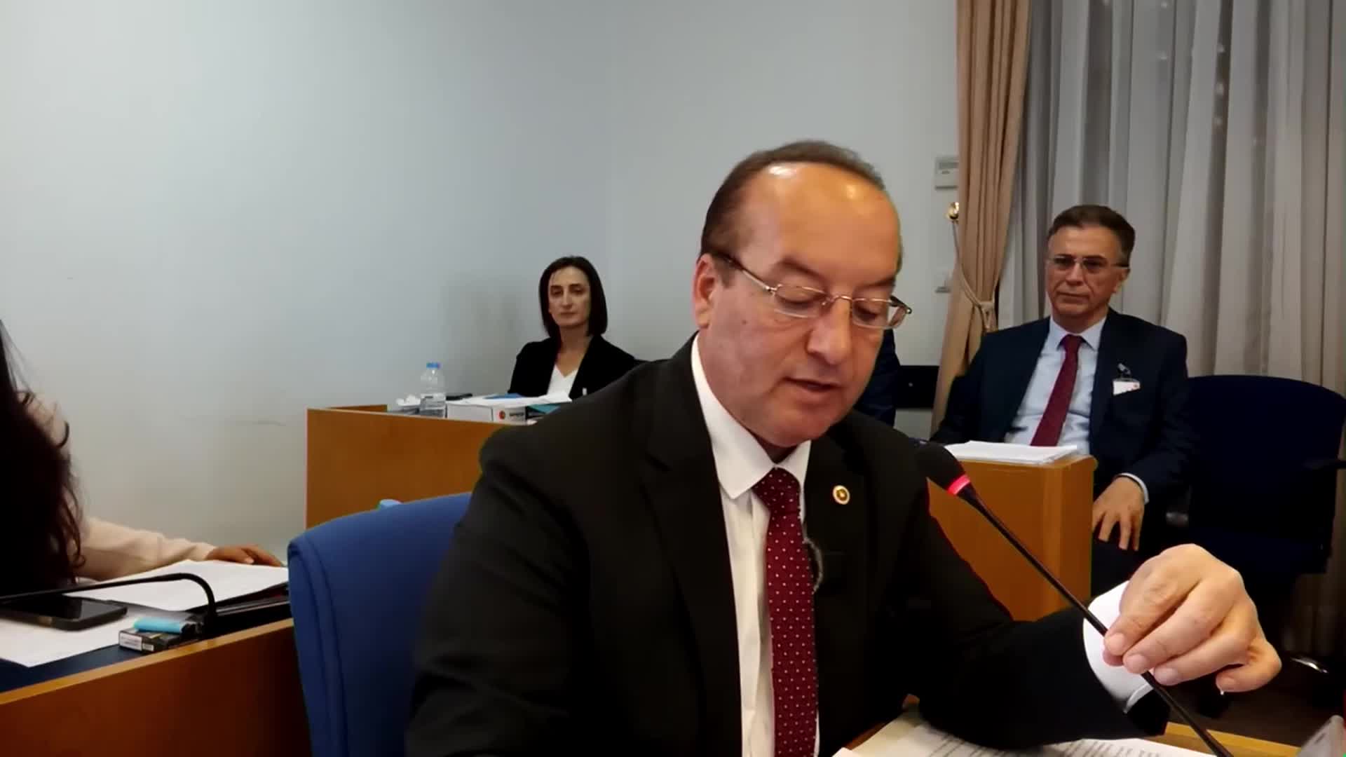 CEVDET AKAY: YURT OLARAK KİRALADIĞINIZ ALANLAR MESKEN VEYA İŞ YERİ OLARAK KULLANILMAK ÜZERE YAPILMIŞ... YANGINA DAYANIKLI KAPILAR YOK. JENERATÖR SİSTEMİ, ISITMA SİSTEMLERİ KAPASİTESİNİN ÜZERİNDE ÇALIŞIYOR