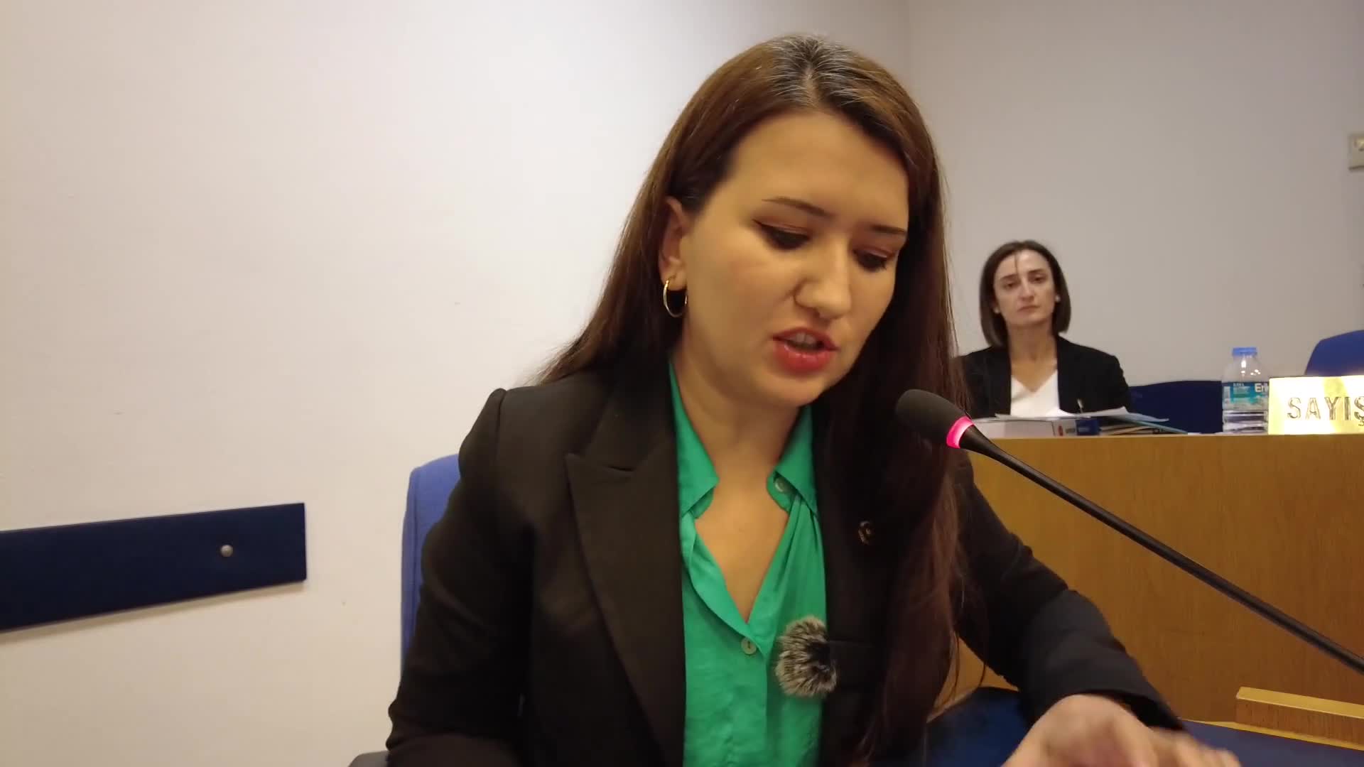 GÖKÇE GÖKÇEN'DEN BAKAN BAK'A: "BAŞKA GENÇLER İNTİHAR ETMESİN, KENDİNİ YAPAYALNIZ HİSSETMESİN DİYE BİR ARAYA GELEN GENÇLERİ DAHA NE KADAR ENGELLEYECEKSİNİZ?"