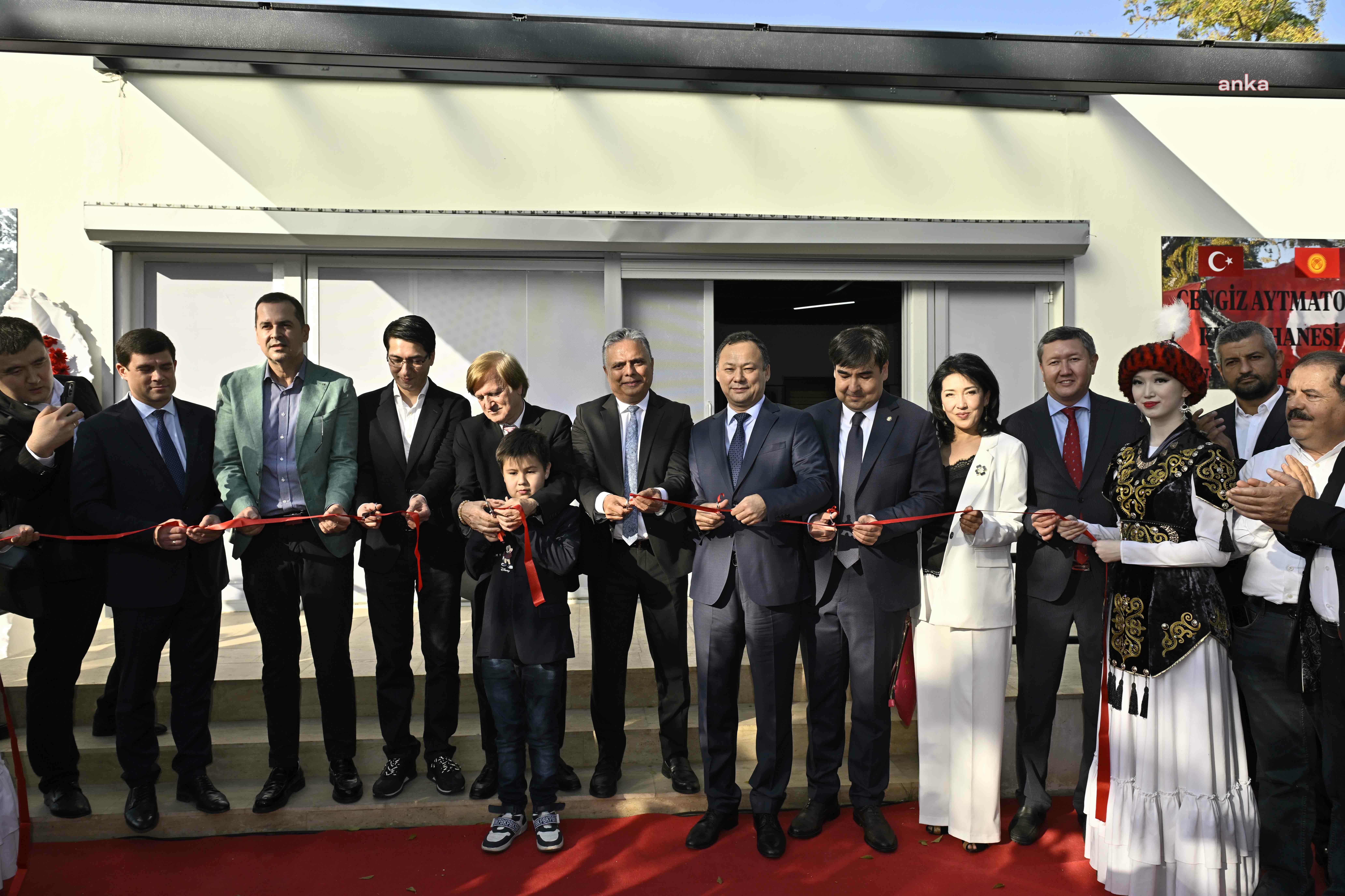 MURATPAŞA'DA CENGİZ AYTMATOV KÜTÜPHANESİ AÇILDI