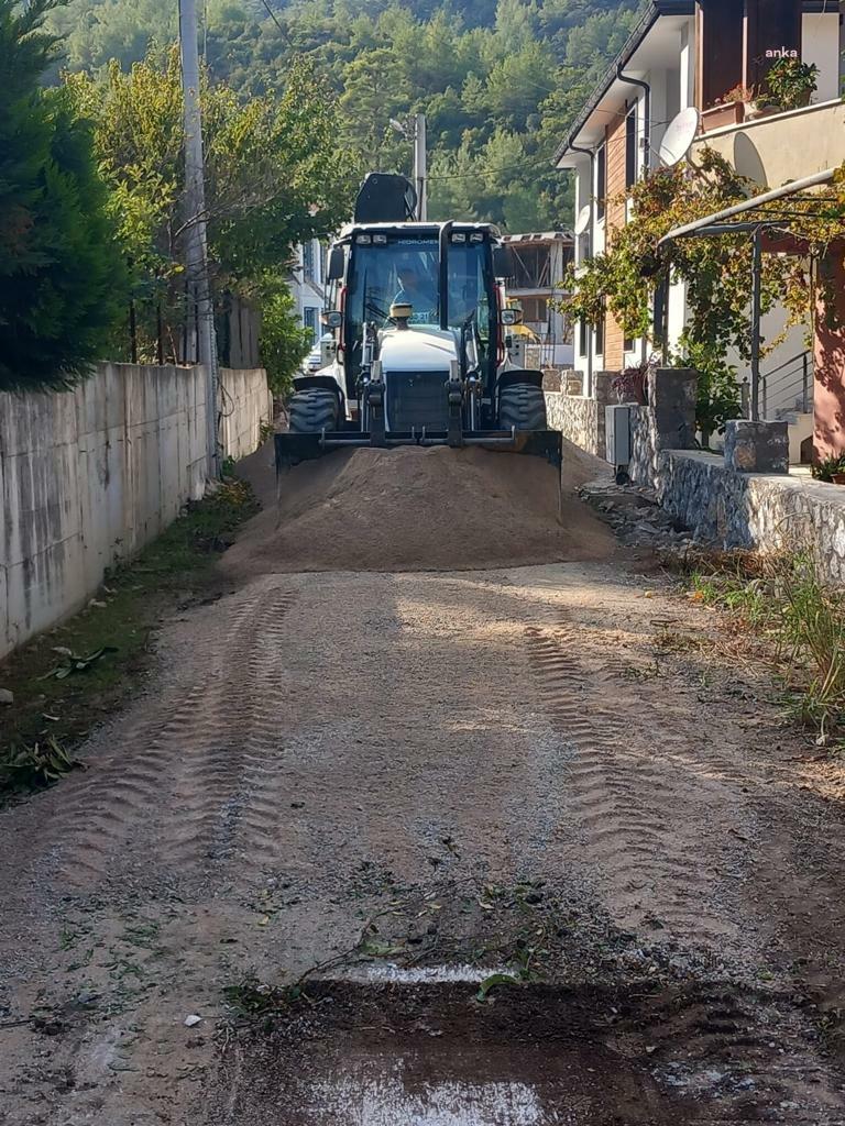 ÇAMLI MAHALLESİ'NDE İMARLI YENİ YOLLAR AÇILIYOR