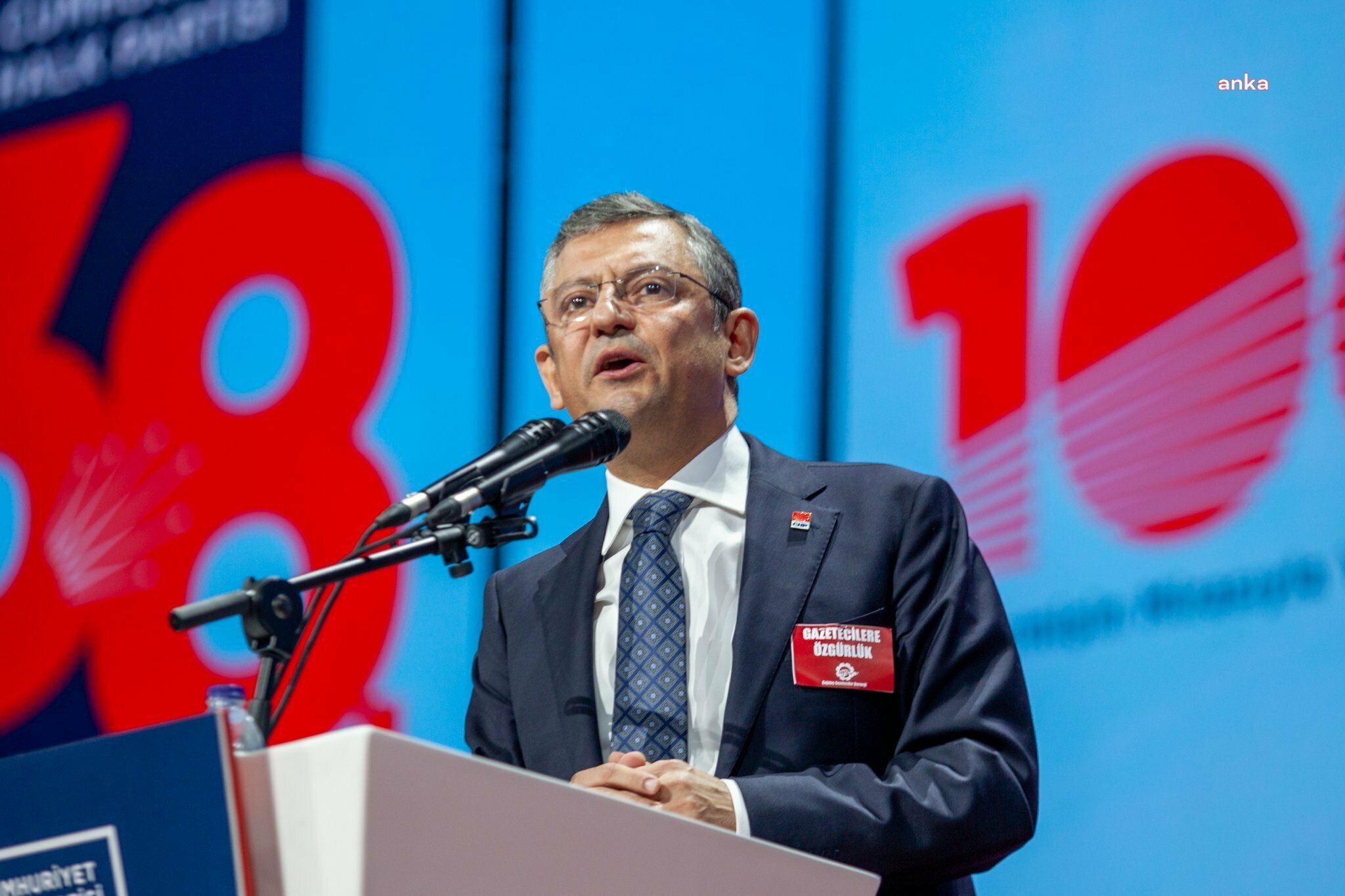 ÖZEL: "BENİM BİR BAŞARIMIN, BİR GAZETECİNİN MESLEK YAŞANTISINA MAL OLMASINI DOĞRU BULMAM. BARIŞ YARKADAŞ'IN KARARINI YENİDEN DEĞERLENDİRMESİ GEREKTİĞİNİ DÜŞÜNÜYORUM, YARIN KENDİSİNİ ARAYACAĞIM"