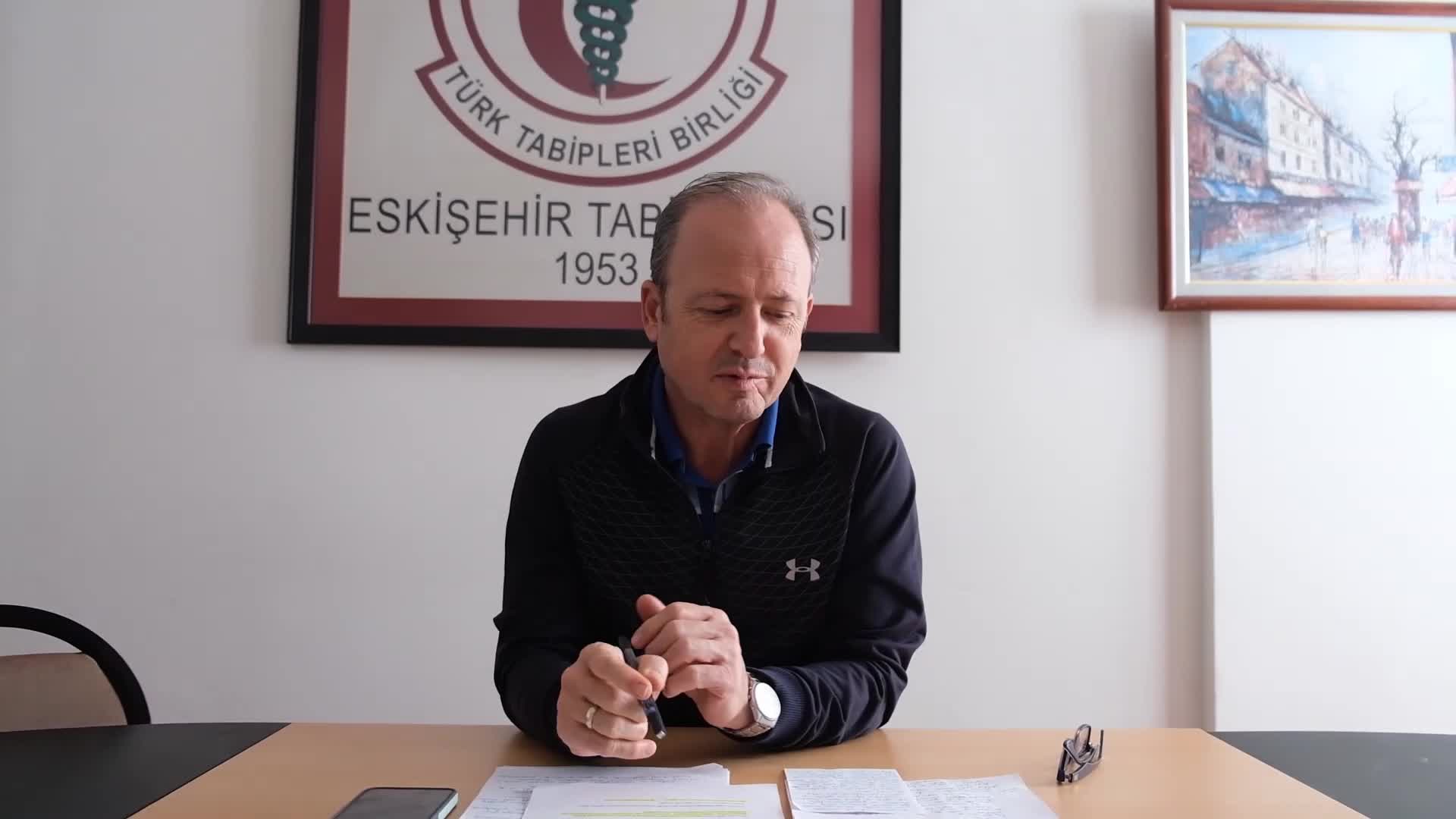 ESKİŞEHİR BİLECİK TABİP ODASI BAŞKANI GÜÇLÜER: "ARTAN ERİS VARYANTINA KARŞI MASKE, MESAFE, HİJYEN VE AŞILAMA ÖNEMLİ"