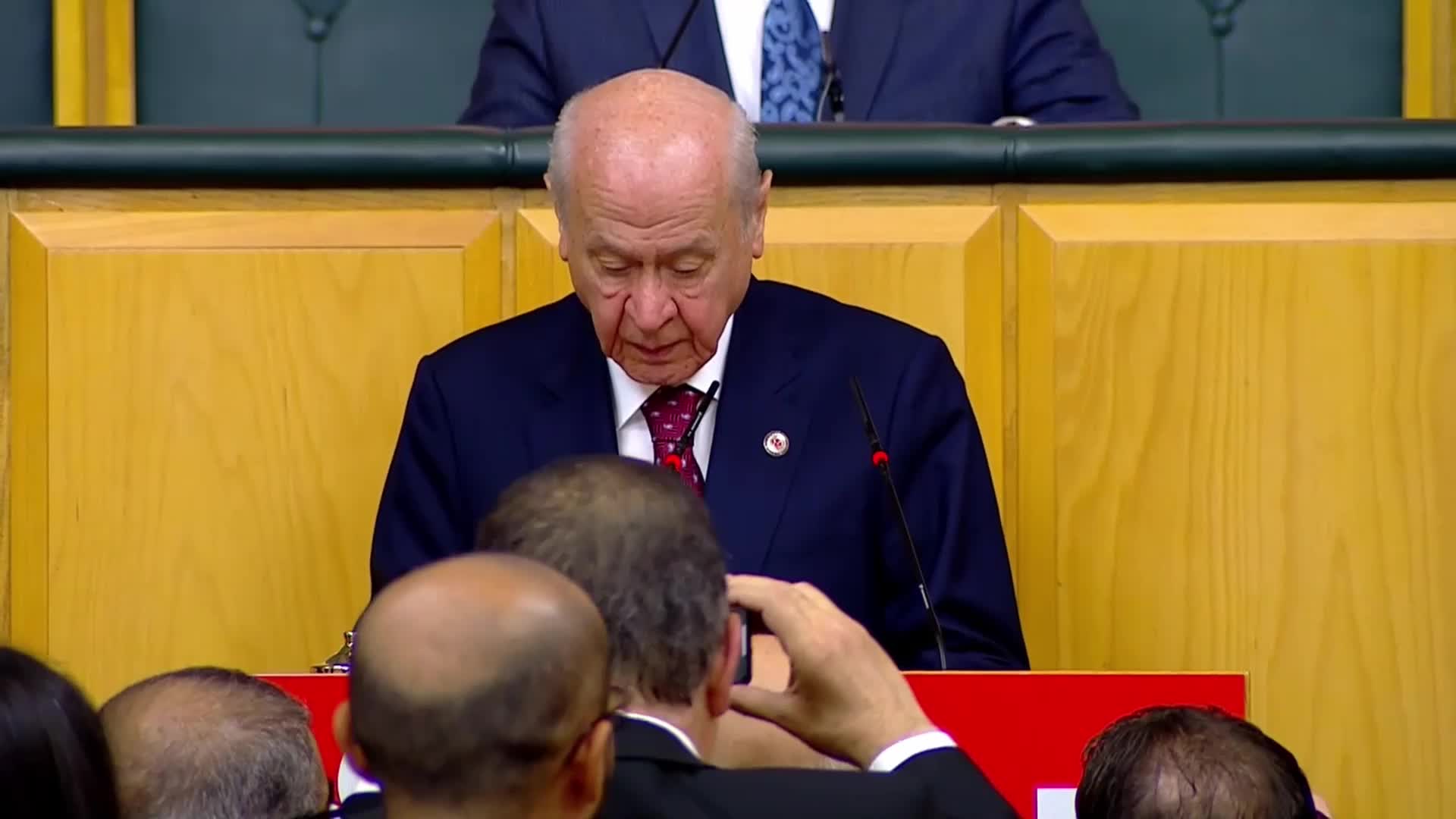 DEVLET BAHÇELİ: "GAZZE'DE KORKUNÇ BİR KATLİAM GÜN BE GÜN GENİŞLEYİP YAYGINLAŞMAKTADIR. BU GİDİŞAT DURMAZSA, BU SOYKIRIM SONLANMAZSA ORTA DOĞU HER İHTİMALE AÇIK OLACAKTIR"