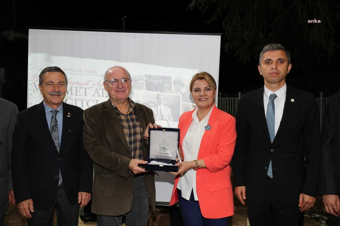 İZMİT BELEDİYESİ'NCE HİZMETE AÇILAN SEKALILAR LOKALİNDEKİ İLK ETKİNLİKTE MEHMET ALİ KAĞITÇI ANLATILDI