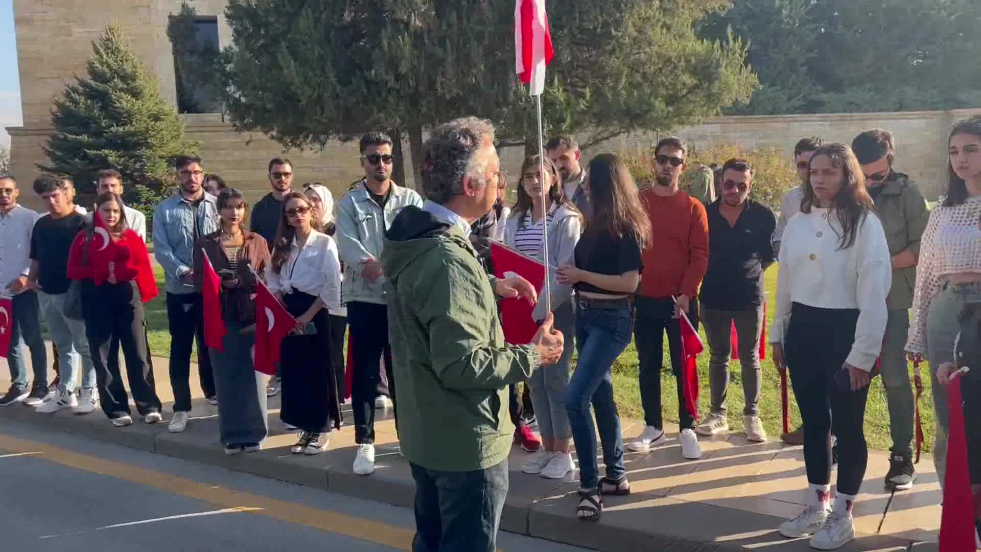 MUĞLALI GENÇLER, CUMHURİYET’İN 100. YILINDA ATA’SININ HUZURUNDA