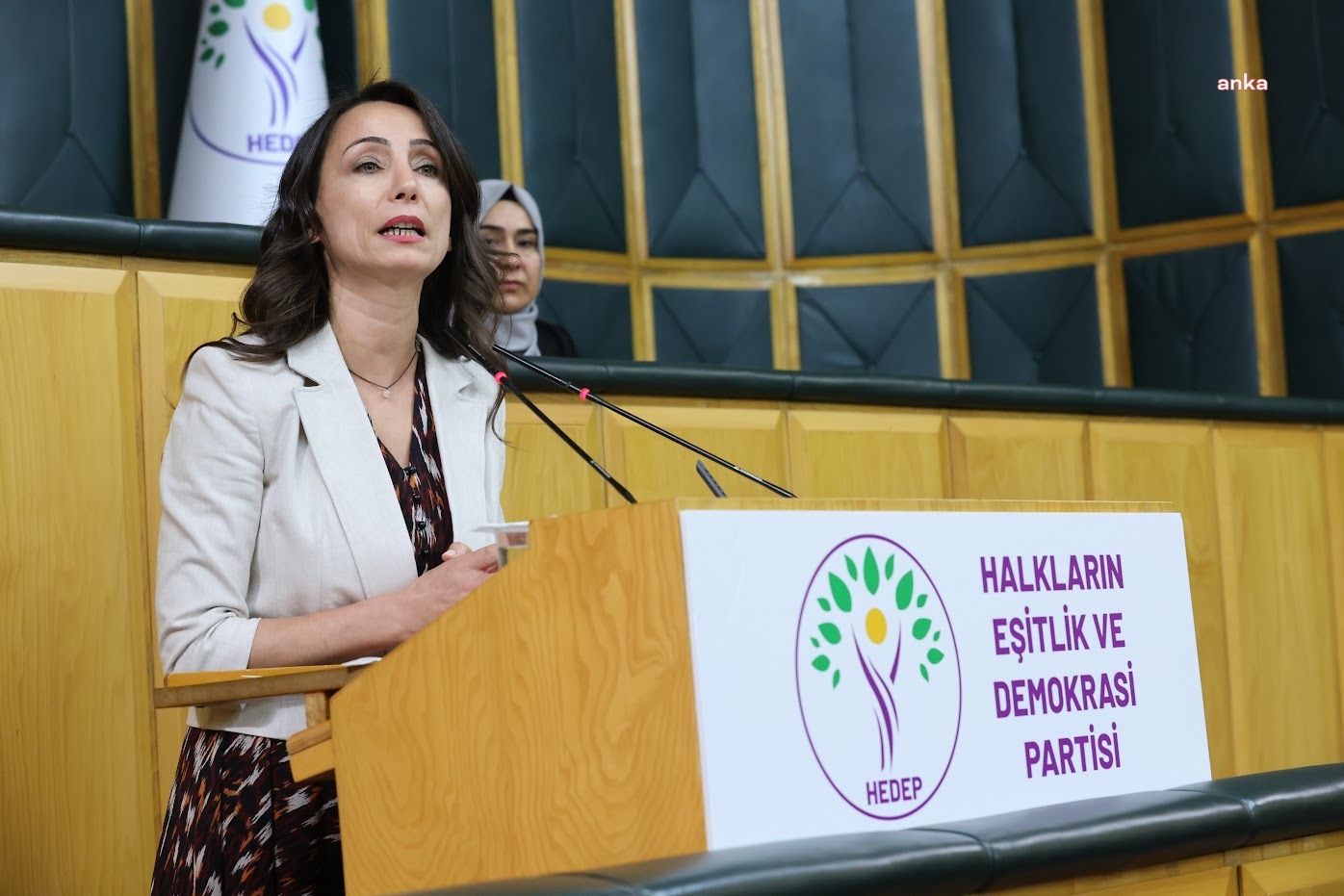 TÜLAY HATİMOĞULLARI: "YARGITAY’IN ANAYASA MAHKEMESİ ÜYELERİ HAKKINDA SUÇ DUYURUSUNDA BULUNMASI, YARGI DARBESİNİN GELDİĞİ DURUMUN VAHAMETİNİ GÖSTERİYOR. BU HUKUKSUZLUK DÜNYA HUKUK TARİHİNİN KARA SAYFALARINA GEÇECEKTİR”