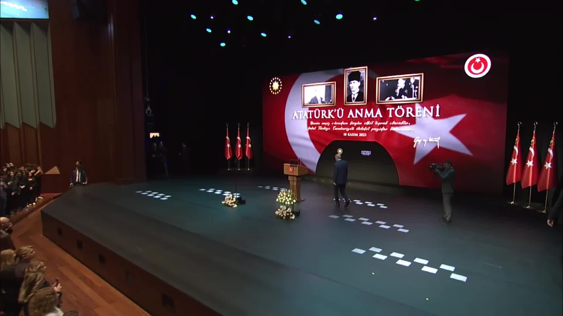 ERDOĞAN' DAN YARGITAY-AYM KRİZİNE İLİŞKİN AÇIKLAMA: BU TARTIŞMADA TARAF DEĞİL, HAKEM KONUMUNDAYIZ. YARGININ İKİ KURUMU ARASINDAKİ YETKİ TARTIŞMASININ ÇÖZÜM YERİ ANAYASA'DIR, YASALARDIR. ANCAK MEVCUT ANAYASAMIZ BU KONUDA DA YETERSİZ KALMAKTADIR