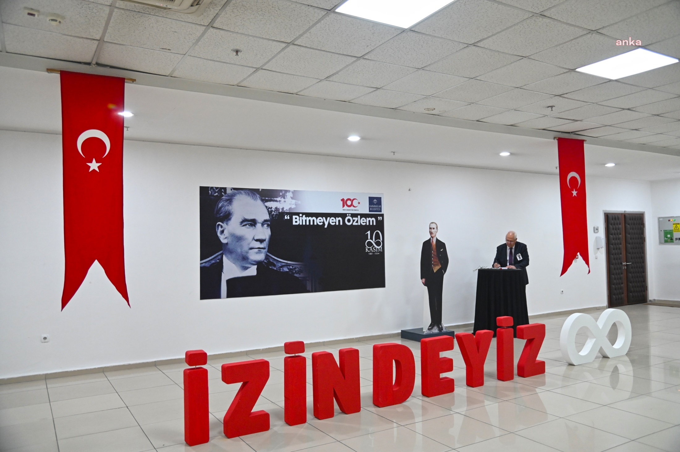 KARABAĞLAR BELEDİYESİ'NDEN ATA'YA SAYGI DURUŞU
