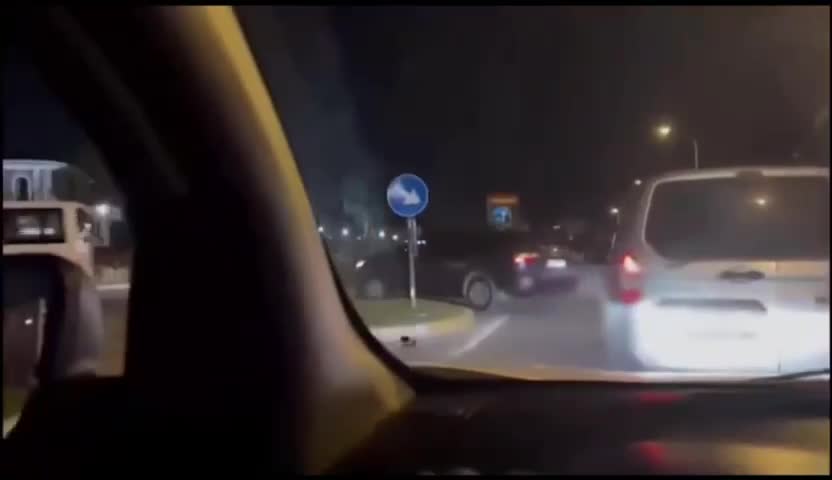İSTANBUL'DA YAKALANAN KOLOMBİYA UYUŞTURUCU KARTELİ LİDERİ SINIR DIŞI EDİLMEK ÜZERE İSTANBUL İL GÖÇ İDARESİ MÜDÜRLÜĞÜ’NE TESLİM EDİLDİ