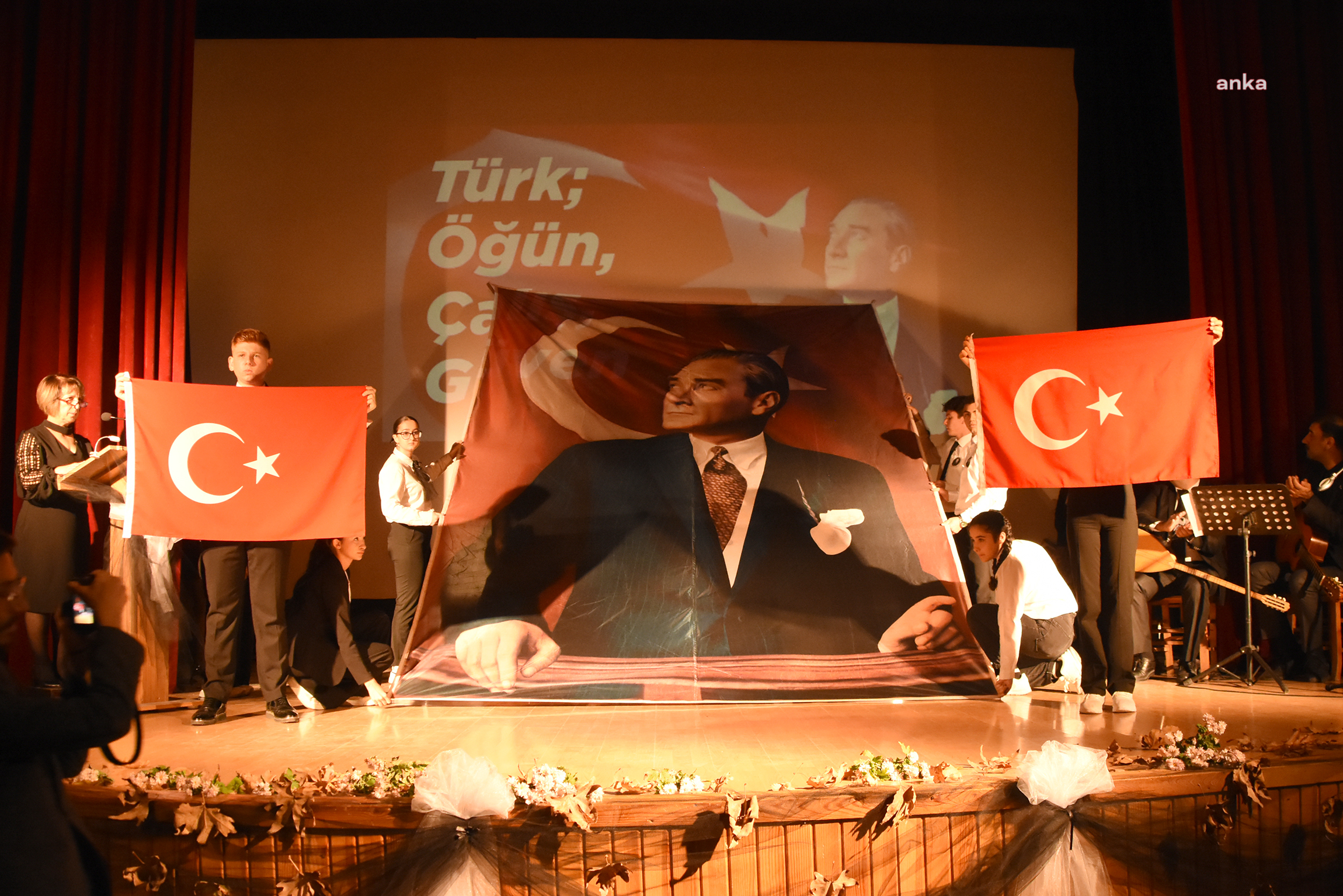 ULU ÖNDER ATATÜRK FOÇA’DA ÖZLEMLE ANILDI
