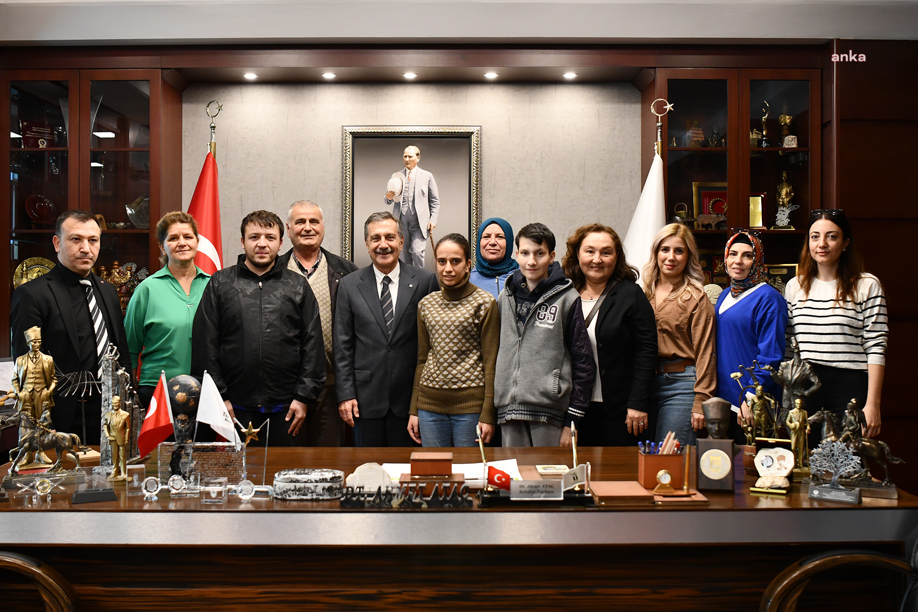TEPEBAŞI BELEDİYE BAŞKANI ATAÇ, ÖZEL GEREKSİNİMLİ GENÇLERLE BULUŞTU