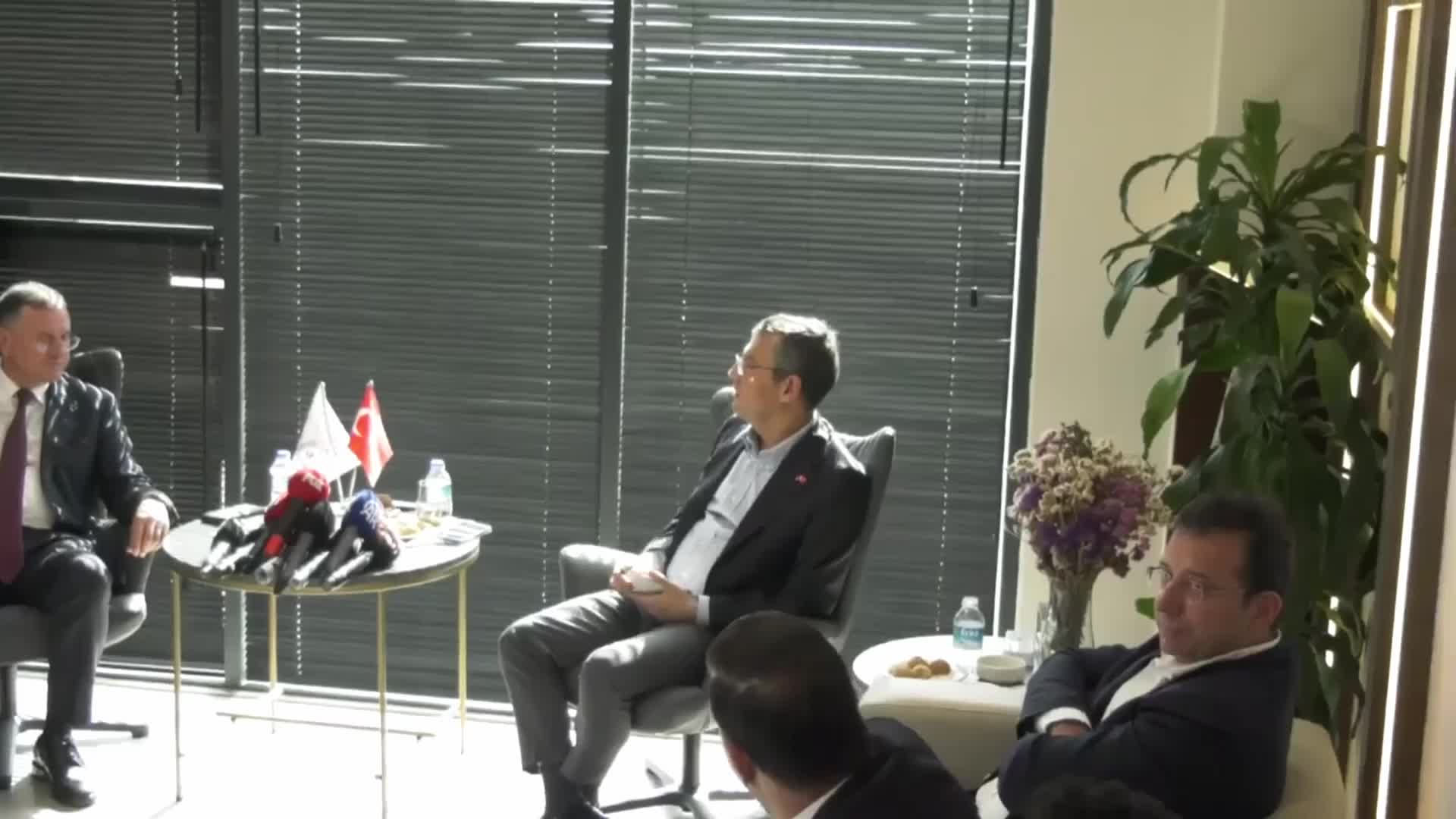 ÖZGÜR ÖZEL: "BURADAKİ HASSASİYETİMİZ HATAY'IN DEMOGRAFİK YAPISINA SAHİP ÇIKMAKTIR"