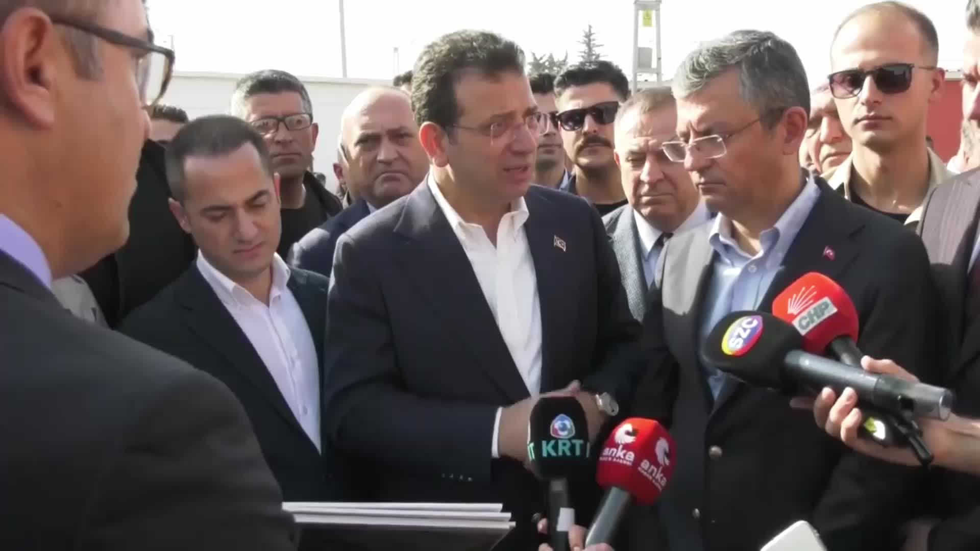 ÖZGÜR ÖZEL, KİPTAŞ ANTAKYA GEÇİCİ BARINMA ALANI'NIN AÇILIŞINI YAPTI: "SAYIN KEMAL KILIÇDAROĞLU'NUN DA BURADA BİR MAAŞININ OLDUĞUNU VE BÖYLE BİR KONTEYNER KENT YAPILMASI İÇİN ONUN FİKRİNİN VE TALİMATININ OLDUĞUNUN DA ALTINI ÇİZELİM"