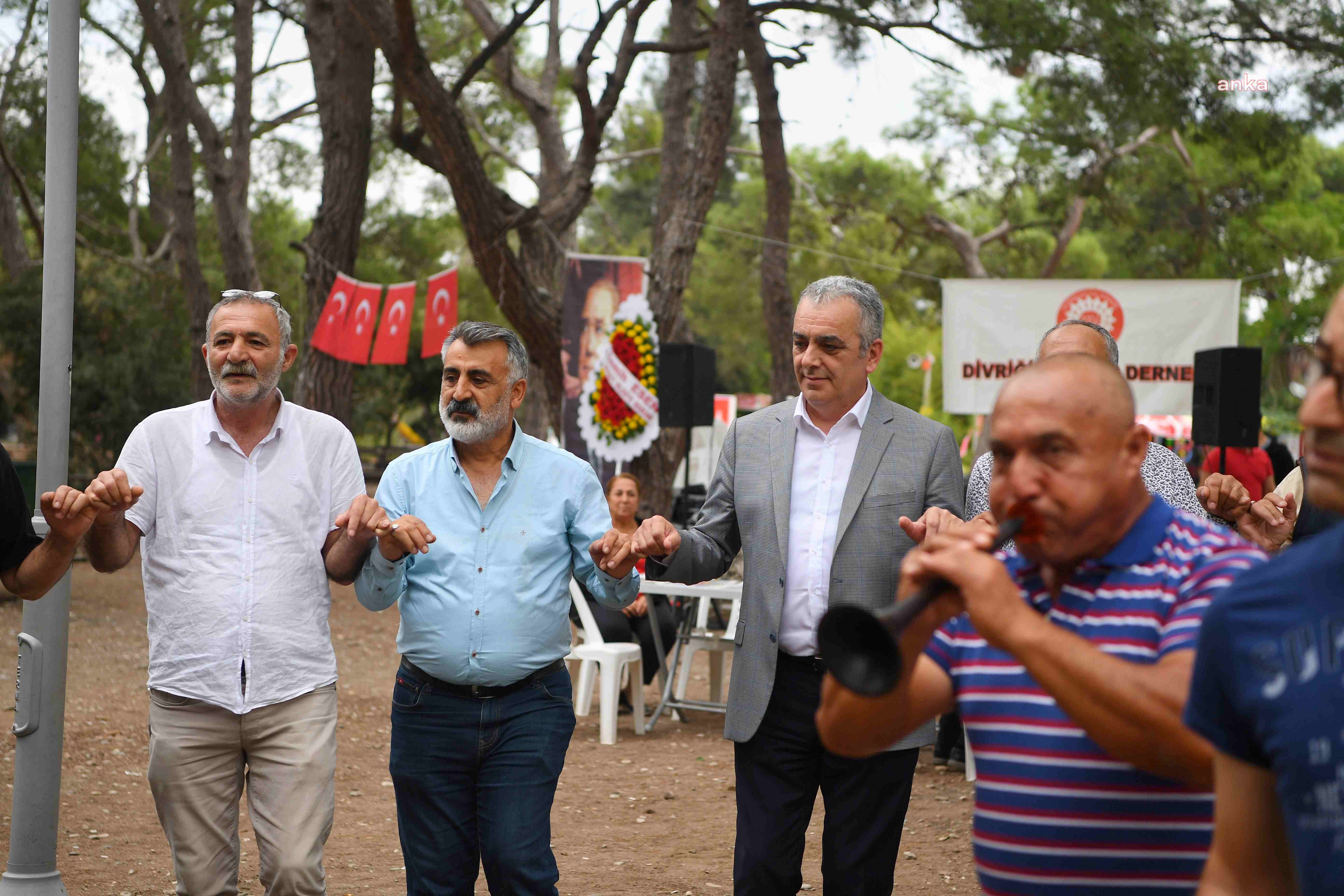 KONYAALTI BELEDİYE BAŞKANI ESEN, HEMŞEHRİ DERNEKLERİYLE BULUŞTU