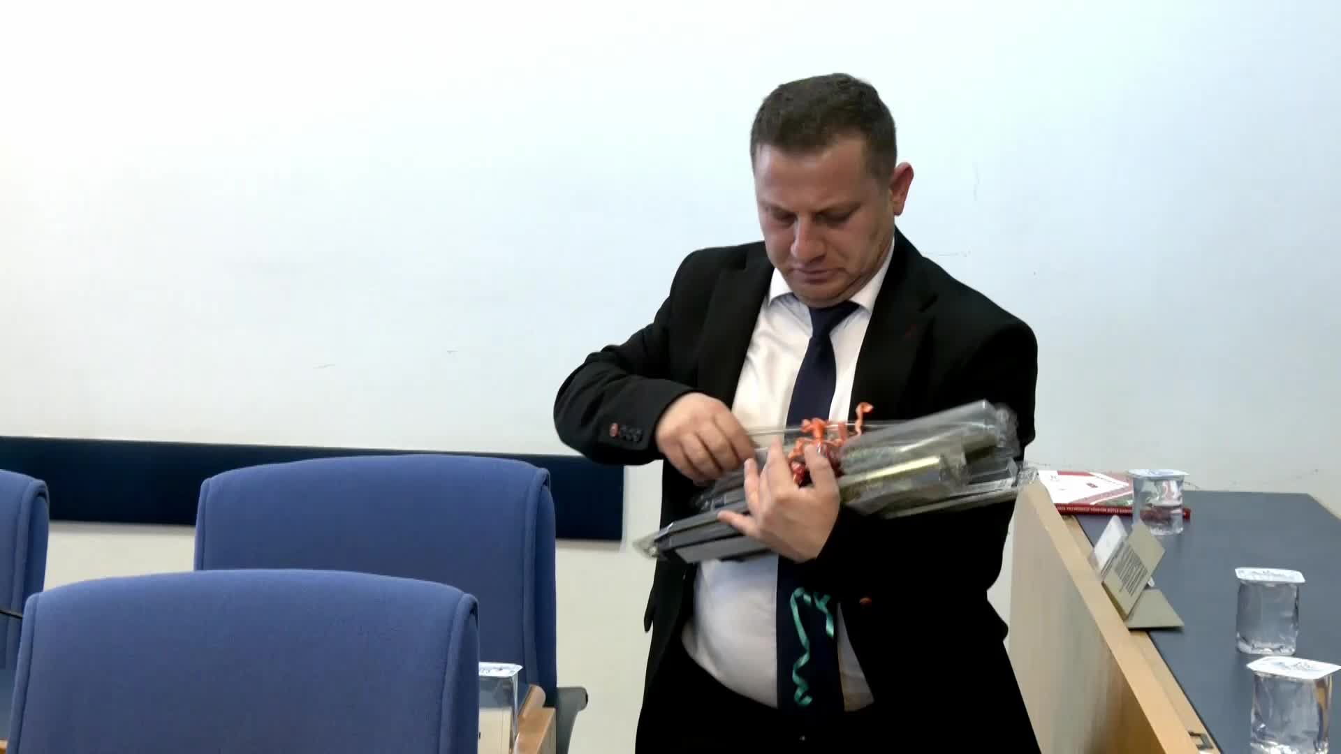 TARIM VE ORMAN BAKANLIĞI'NIN BÜTÇESİNDE SOĞANLI PROTESTO... BAKAN YUMAKLI: "ÜLKEMİZ TARIM VE GIDA ÜRÜNLERİNDE NET İHRACATÇIDIR"