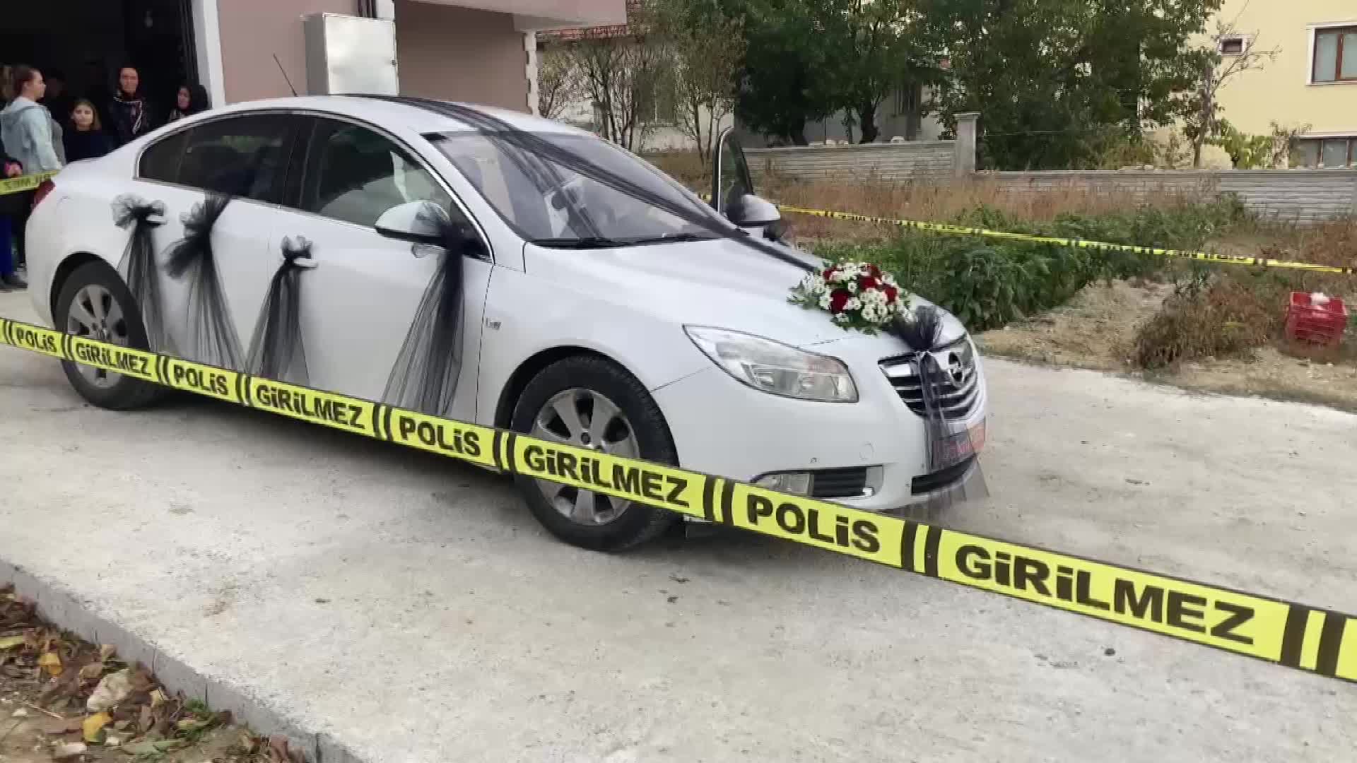 BURDUR’DA 'GELİN ALMA' SIRASINDA HAVAYA ATEŞ EDİP, GELİN ARABASININ ŞOFÖRLÜĞÜNÜ YAPAN ARKADAŞINI VURAN DAMAT TUTUKLANDI