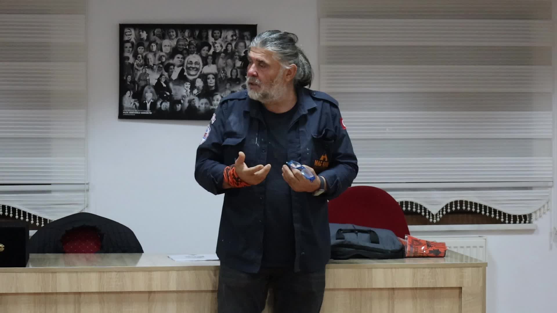 MAHALLE AFET GÖNÜLLÜLERİ ACİL MÜDAHALE DERNEĞİ YÖNETİM KURULU BAŞKANI: "6 ŞUBAT DEPREMLERİNİN ÖZ ELEŞTİRİSİNİ VERİYORUZ"