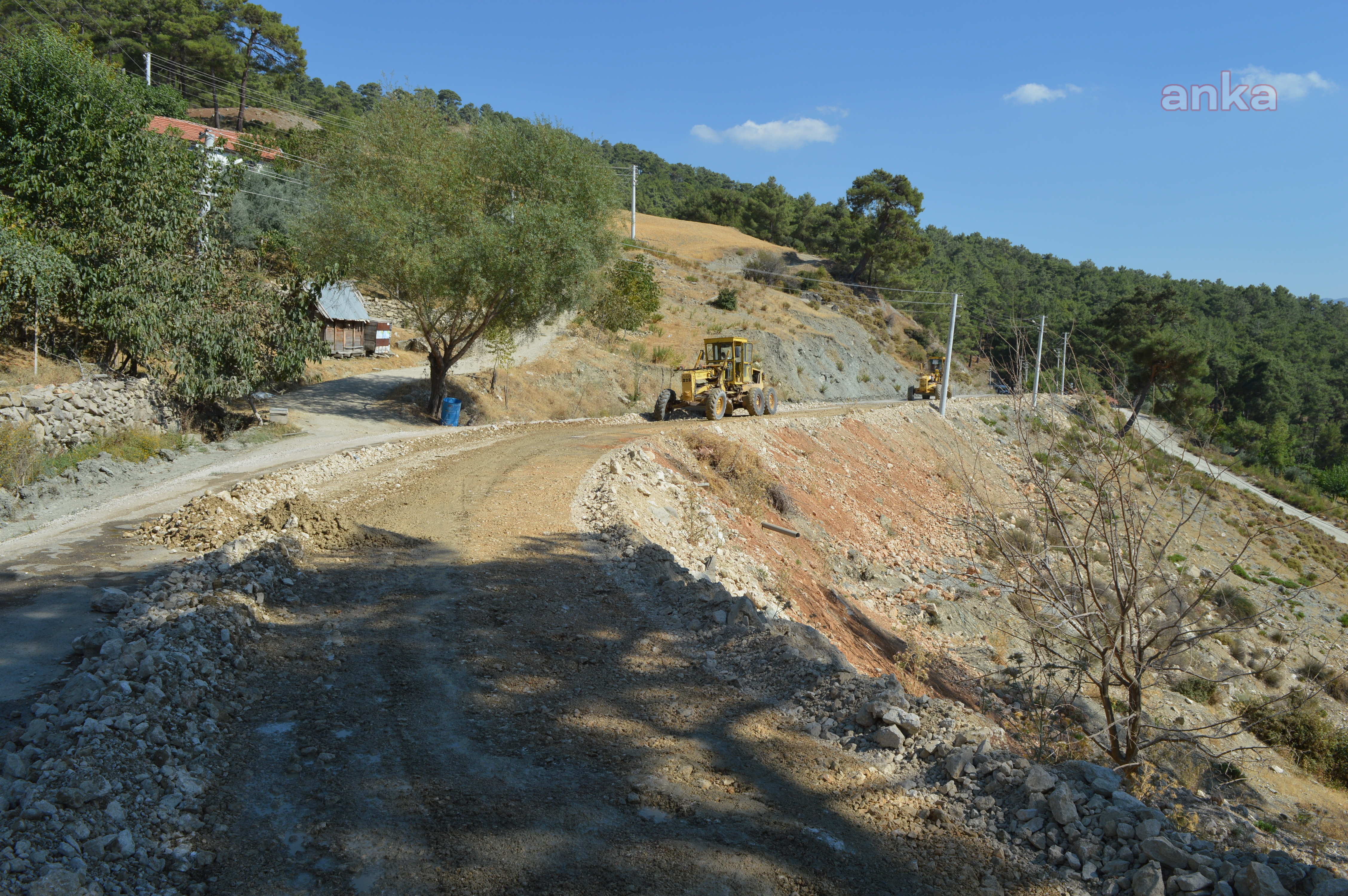 ANTALYA BÜYÜKŞEHİR'DEN KAŞ-MUĞLA SINIRINDAKİ GRUP YOLUNDA ÇALIŞMA