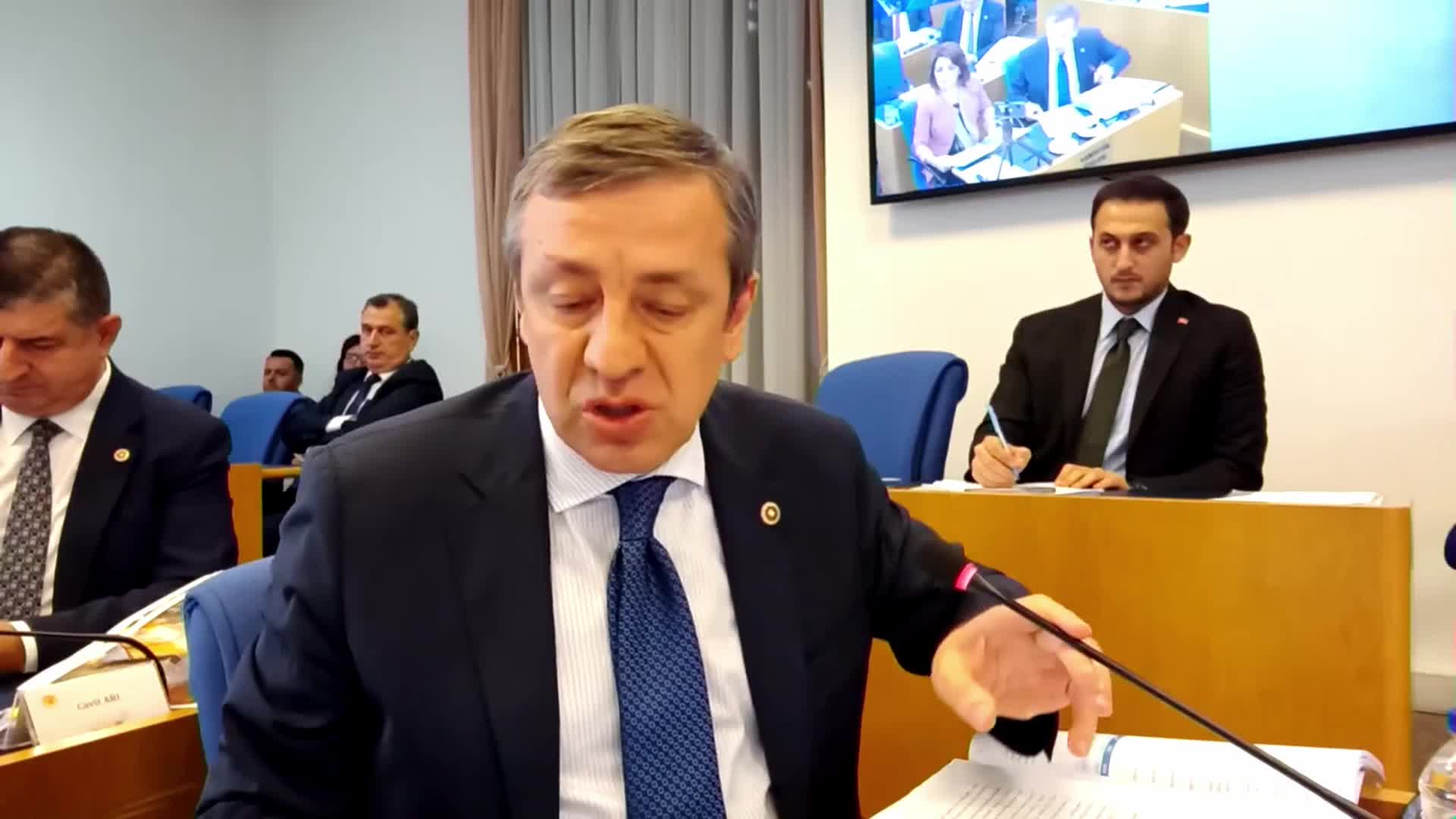 TÜRELİ: “2027-28’DE NE VAR DA BİRDENBİRE TÜRKİYE’DE TURİZMDE YILDA ORTALAMA YÜZDE 7-8 ARTAN BİR FAALİYET ALANINI BİRDENBİRE YÜZDE 20’LERE ÇIKARTIYORSUNUZ. BUNUN AÇIKLAMASI YOK”