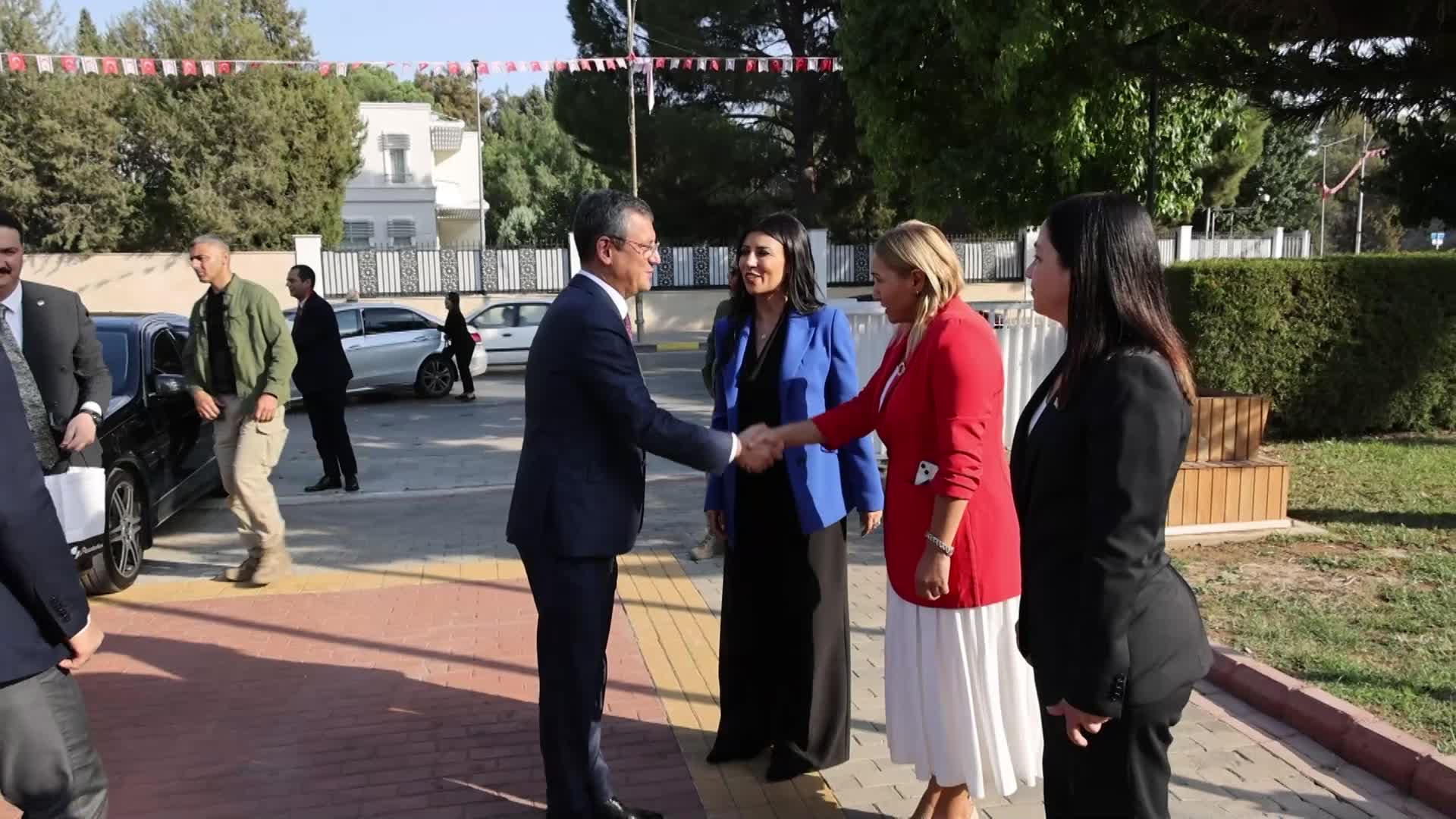 ÖZGÜR ÖZEL, KKTC CUMHURİYET MECLİSİ BAŞKANI TÖRE'Yİ ZİYARET ETTİ... ÖZEL: “CUMHURİYET HALK PARTİSİ'NİN İKTİDAR YÜRÜYÜŞÜNDE 'KARDEŞ VATAN'LA SÜREKLİ TEMAS HALİNDE OLACAĞIZ”