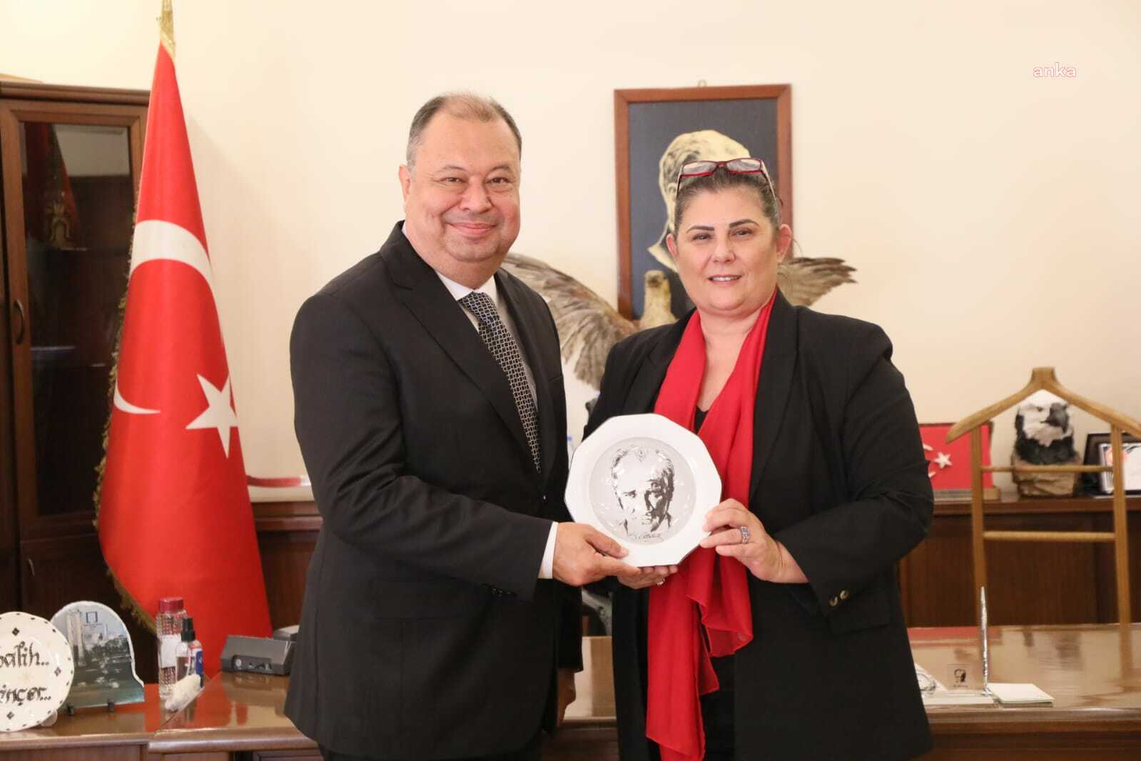 ÖZLEM ÇERÇİOĞLU, ÇİNE'DE VATANDAŞLARLA BULUŞTU
