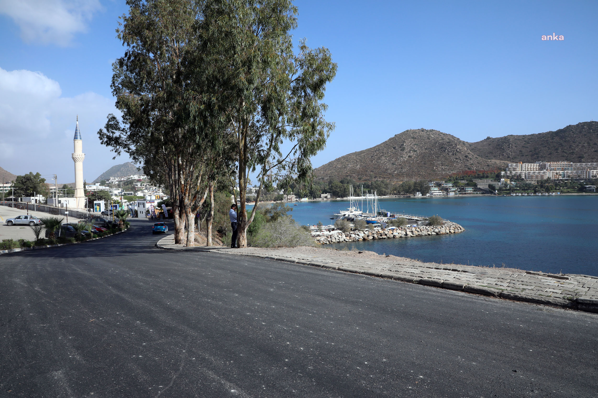 MUĞLA BÜYÜKŞEHİR BELEDİYESİ, BODRUM’DA 9 BİN METRE SICAK ASFALT SERİMİ YAPTI