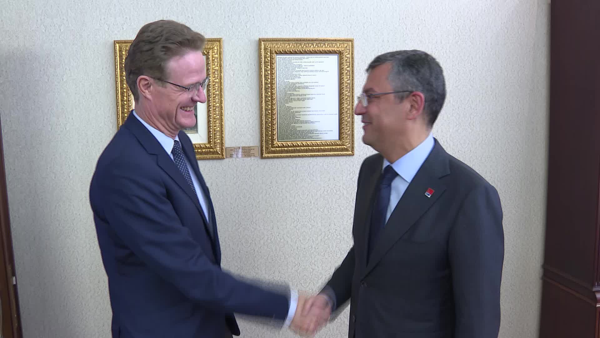 ÖZGÜR ÖZEL, AVRUPA BİRLİĞİ TÜRKİYE DELEGASYONU BAŞKANI LANDRUT İLE GÖRÜŞTÜ