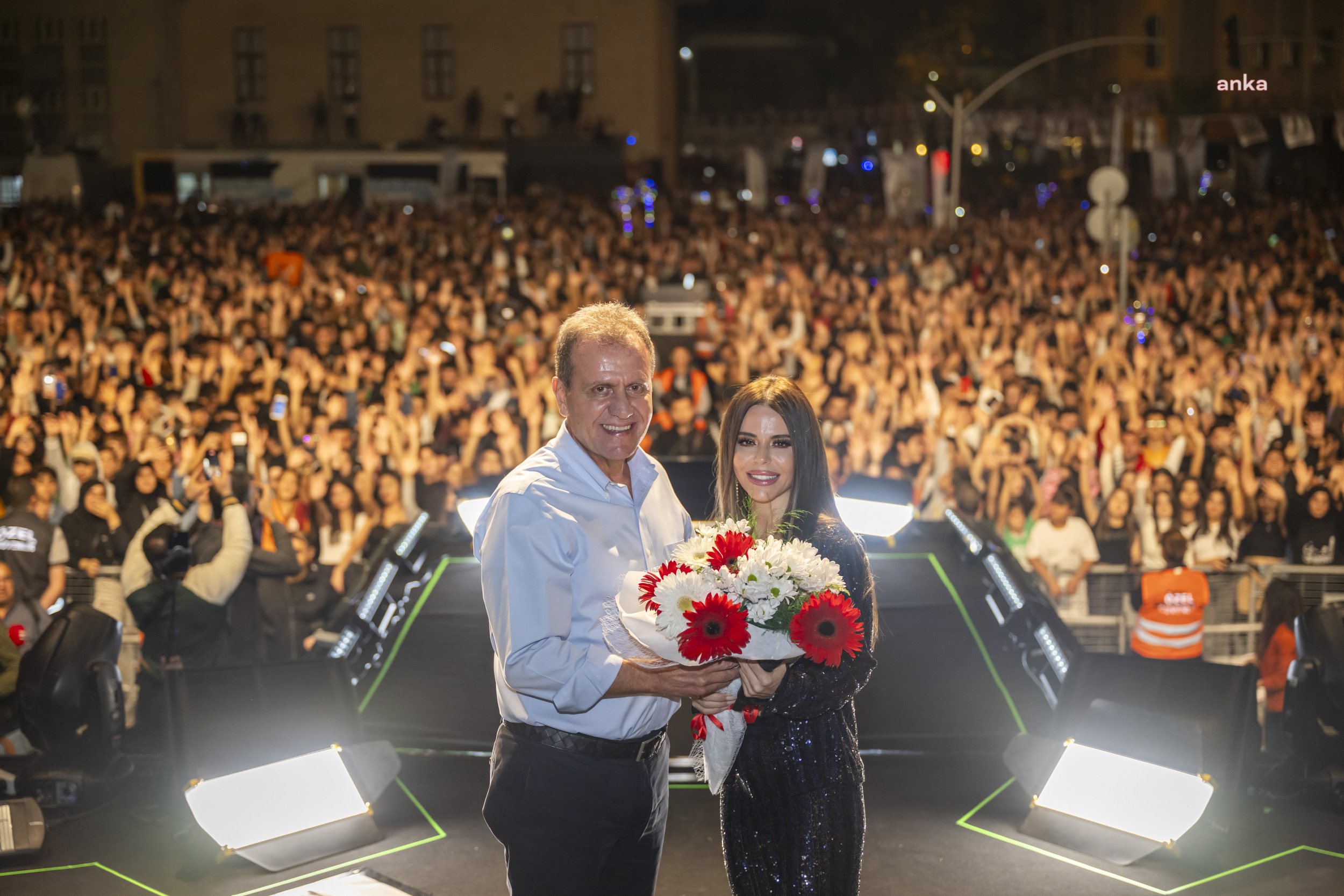 FESTİVAL COŞKUSU, İLK GÜNDEN TÜM MERSİN'İ SARDI