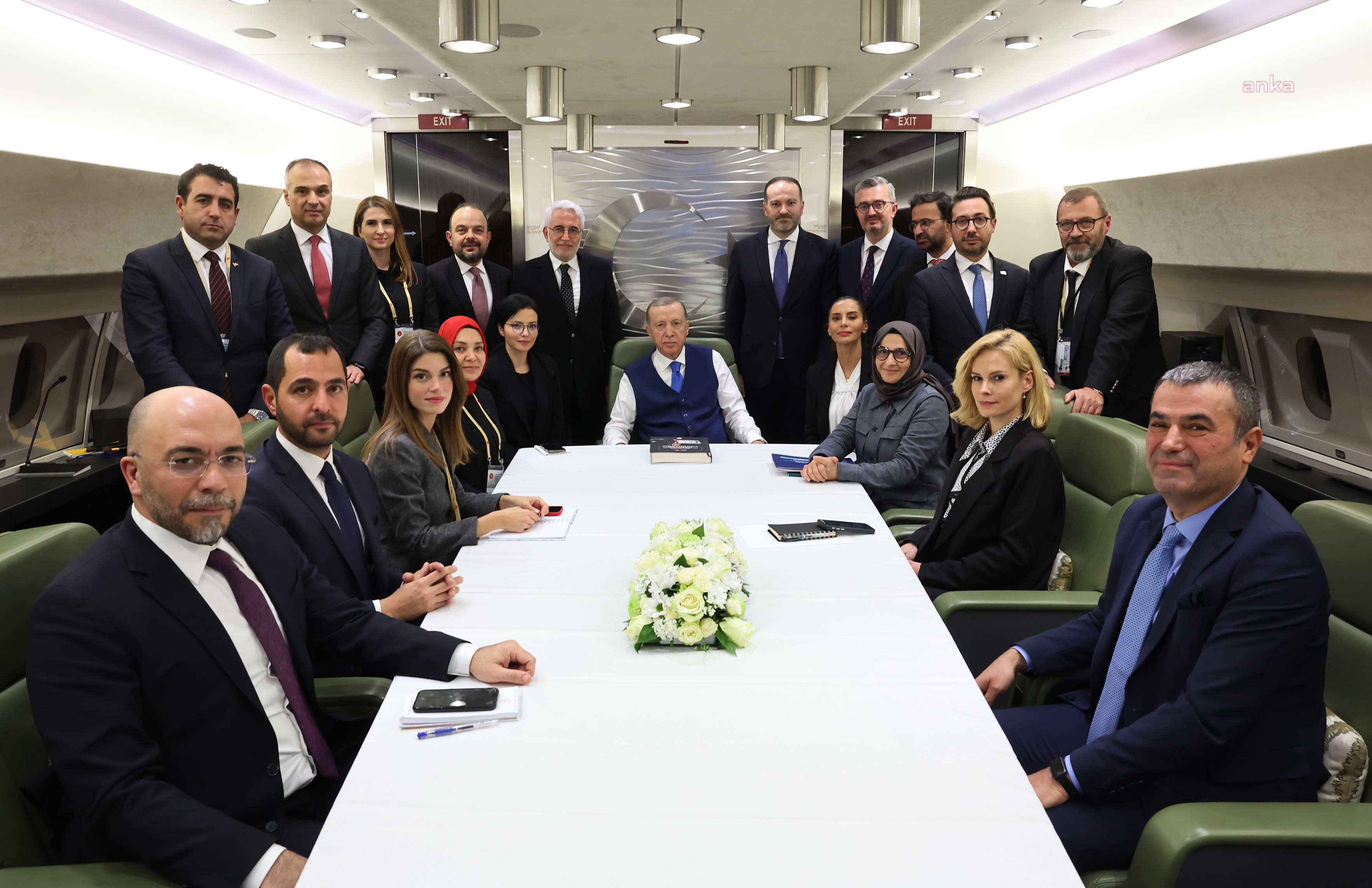 ERDOĞAN: "50 ARTI 1 ŞARTININ DEĞİŞMESİ KONUSUNDA AYNI FİKİRDEYİM, İSABETLİ OLUR. ÇOĞUNLUĞU ALAN ADAYIN SEÇİLMESI USULÜNE GEÇİLMESİ HÂLİNDE CUMHURBAŞKANLIĞI SEÇİMİ DE SERİ OLUR"