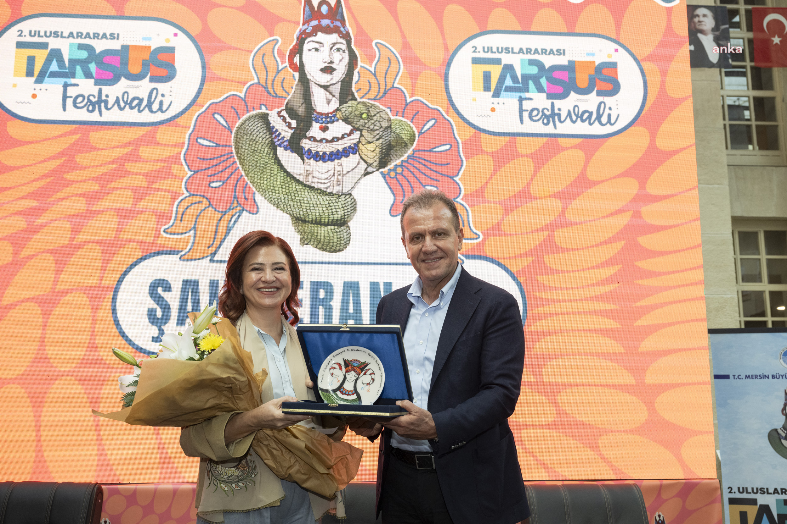 VAHAP SEÇER, ULUSLARARASI TARSUS FESTİVALİ’NİN SON GÜNÜNDE DE COŞKUYA ORTAK OLDU