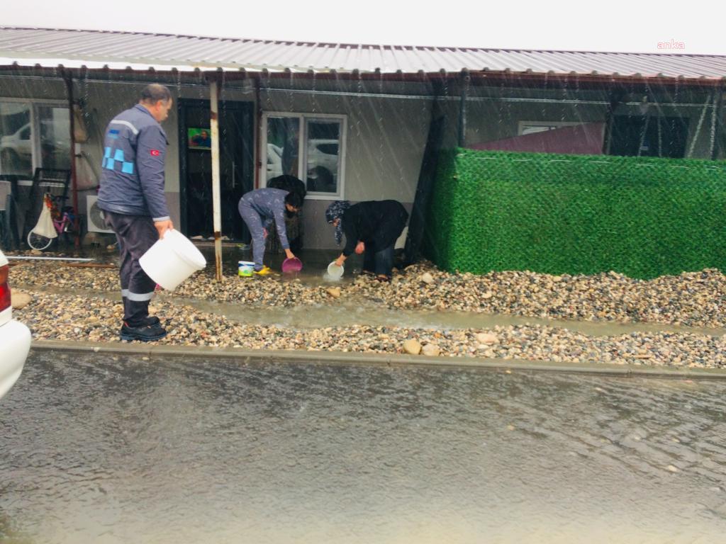 ADIYAMAN’DA KONTEYNER KENTLERİ SU BASTI. TTB: “GEÇİCİ YERLEŞİM ALANLARINDA GEREKLİ ÖNLEMLERİ ALIN, KALICI YERLEŞİM ALANLARININ İNŞASI ÇALIŞMALARINI HIZLANDIRIN”