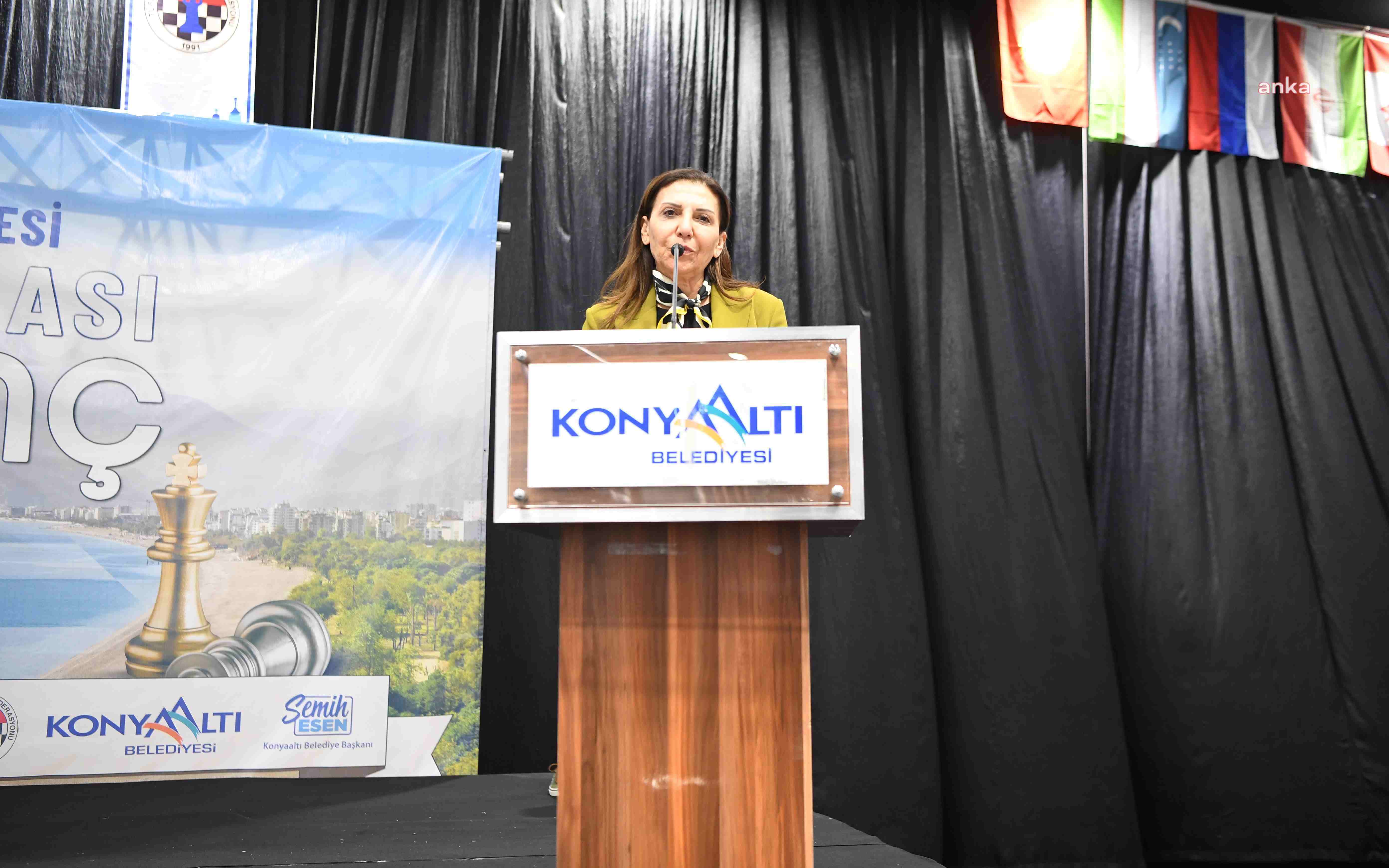 KONYAALTI'NDA SATRANCIN ŞAMPİYONLARI ÖDÜLLENDİRİLDİ